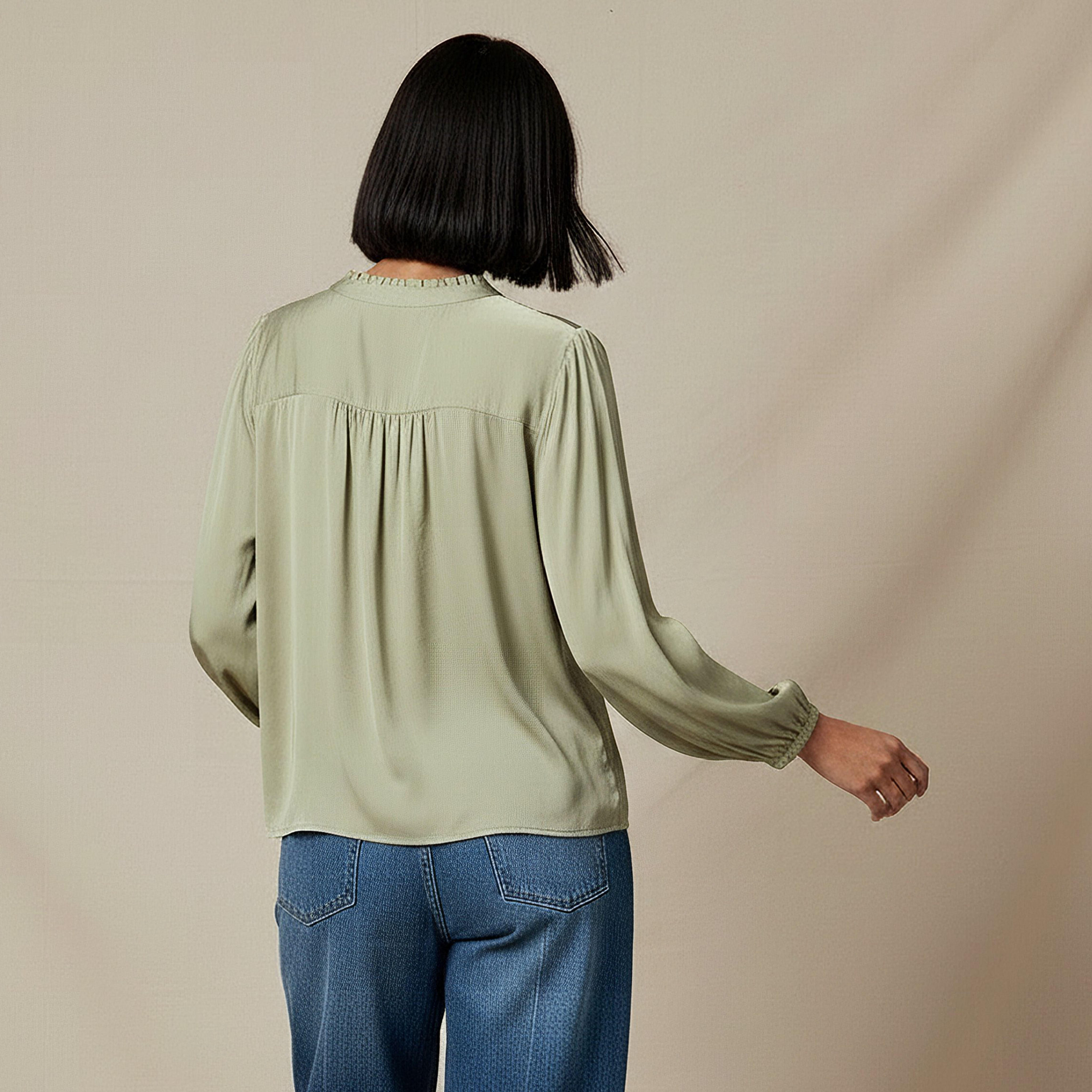 بلوزة فيسكوز بقصة عادية وتفاصيل كشكش-women-clothing-shirtsandblouses-blouses-image-4
