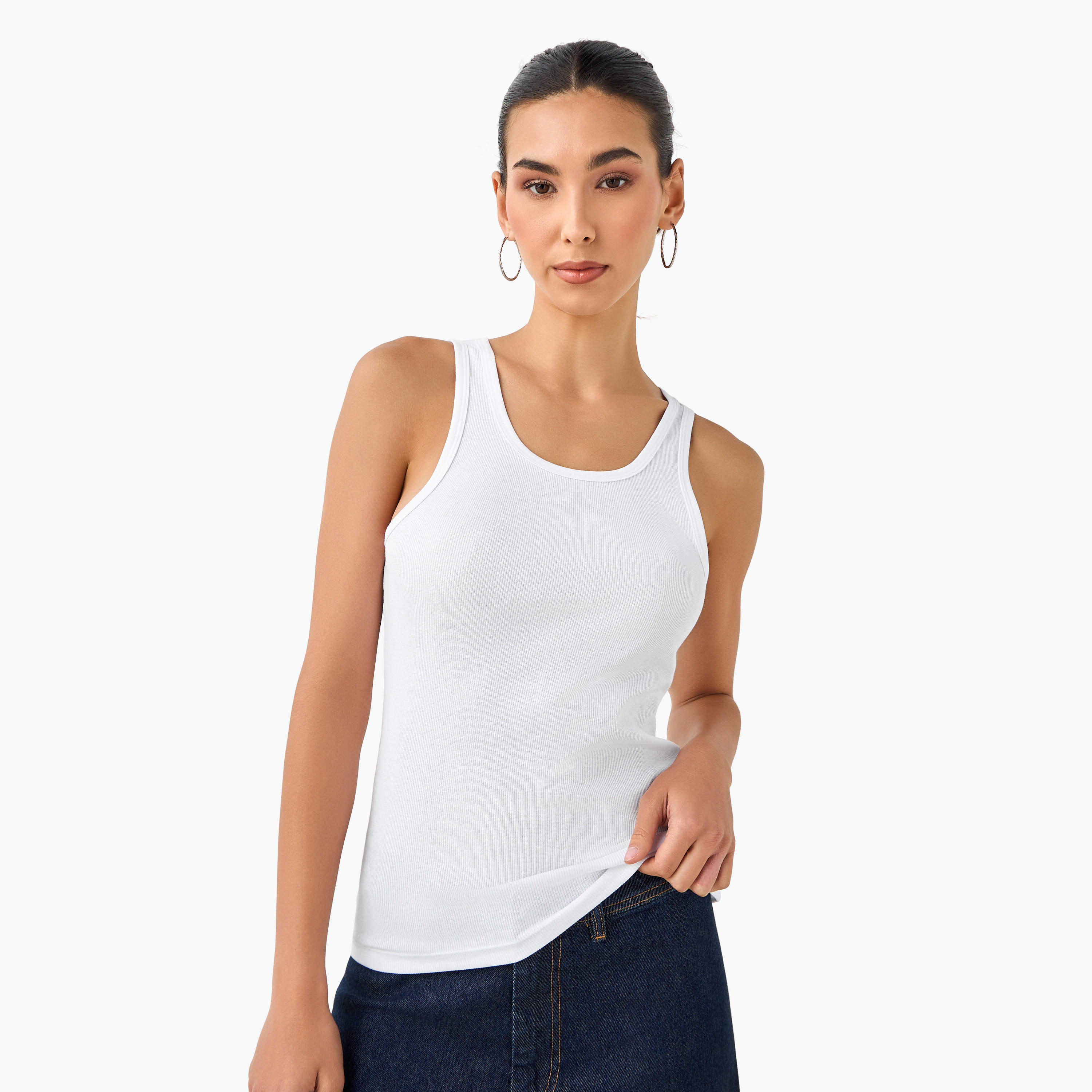 بلوزة تانك مضلعة بقصّة سليم وياقة عميقة-women-clothing-tshirts-image-6