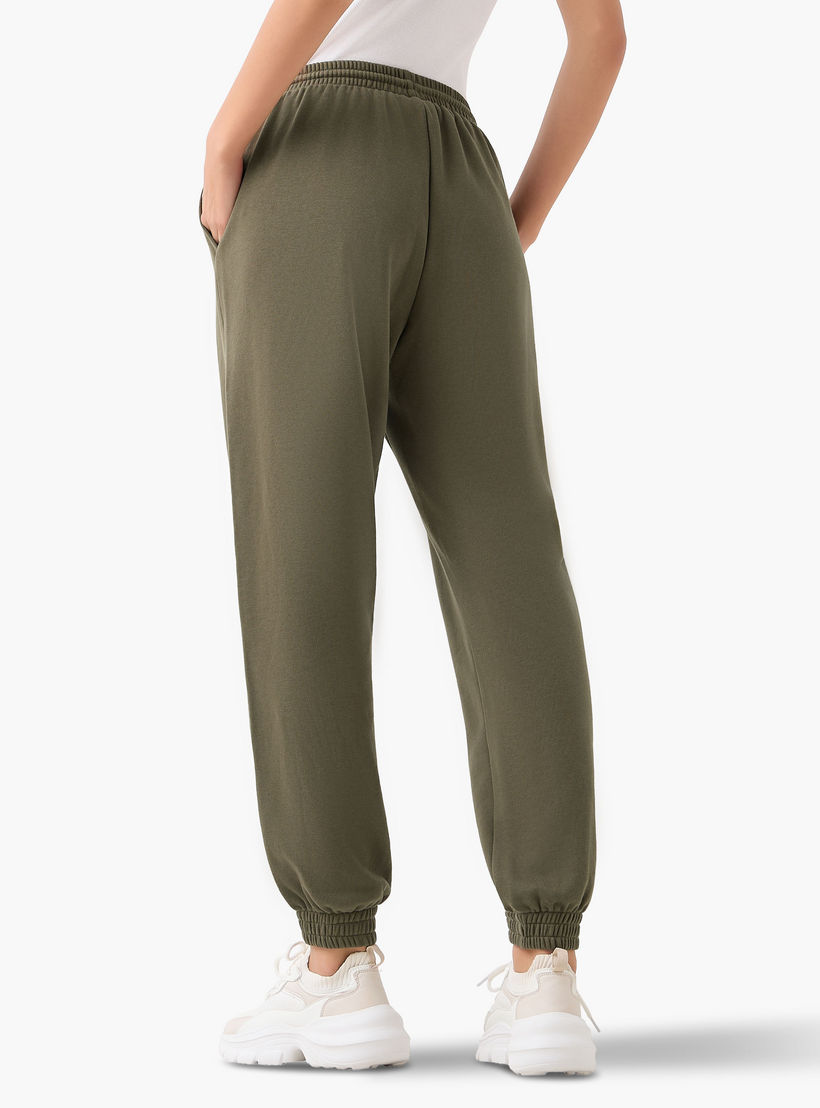 بنطلون رياضي بقصّة عادية وخصر مرن وجيوب-women-clothing-bottoms-joggers-image-3