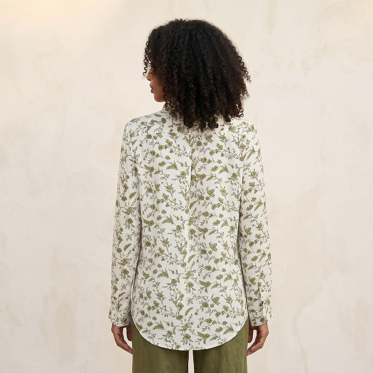 قميص فيسكوز بقصة عادية وطبعات زهرية من سبلاش بيزيكس-women-clothing-shirtsandblouses-shirts-image-4