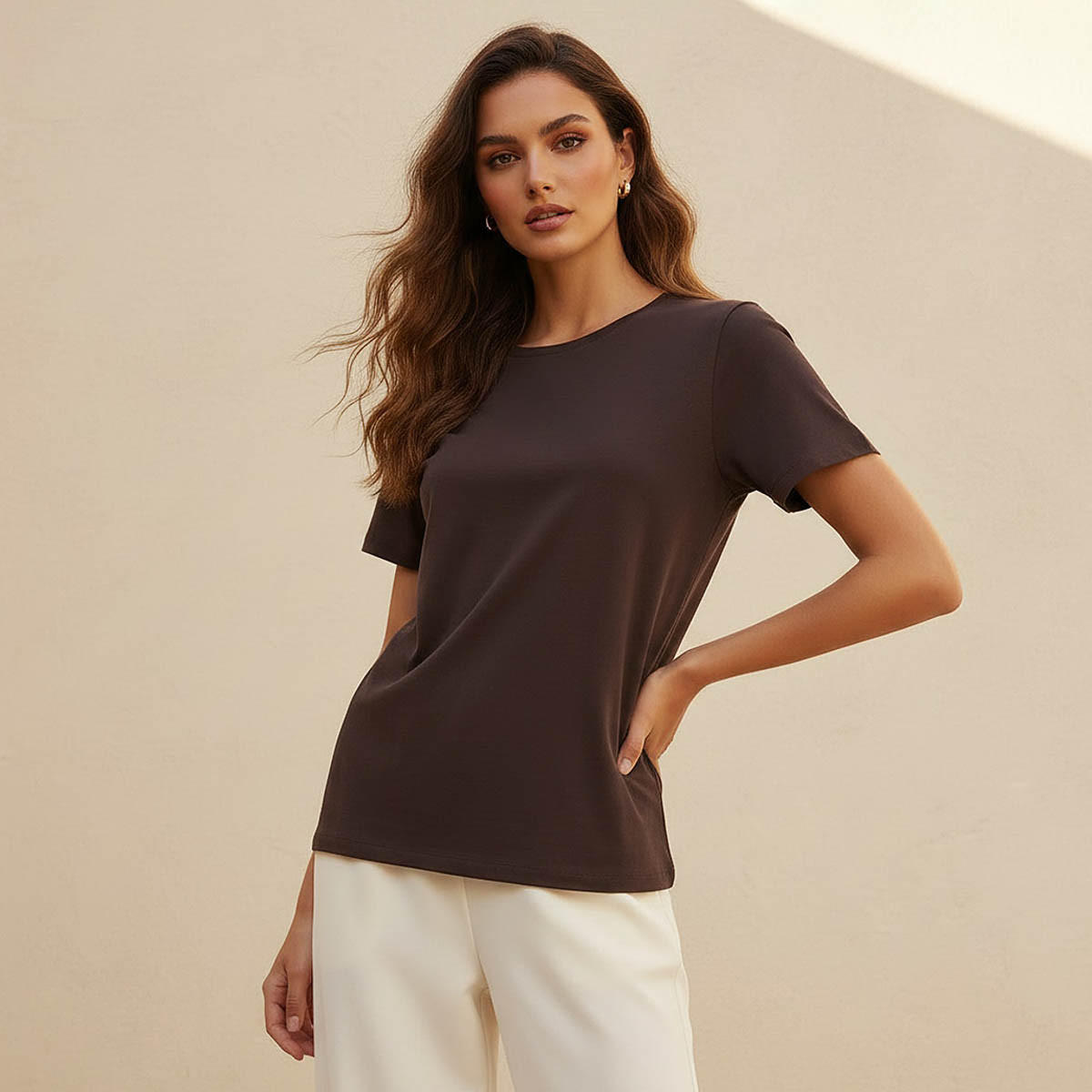 تيشيرت بقصة عادية وياقة ضيقة-women-clothing-tshirts-image-1