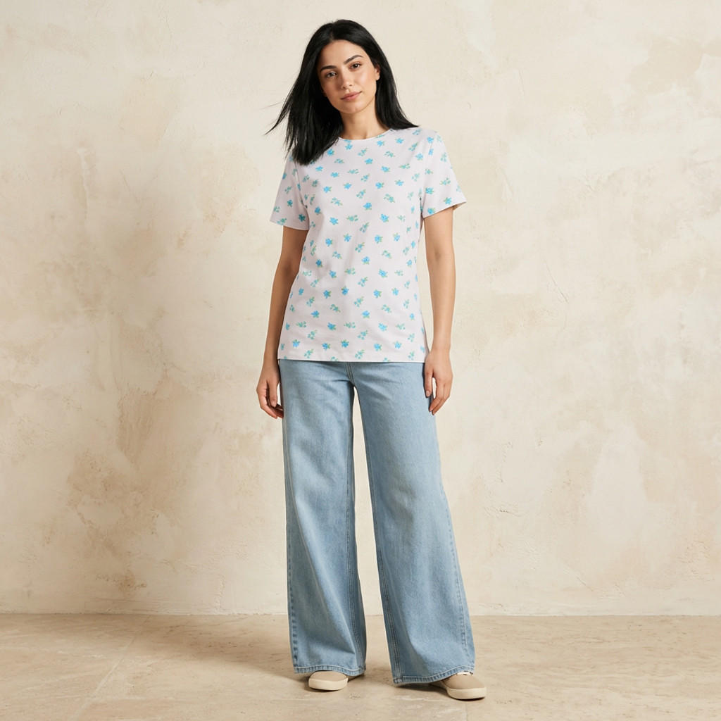 تيشيرت بقصّة سليم وطبعات زهرية-women-clothing-tshirts-image-3