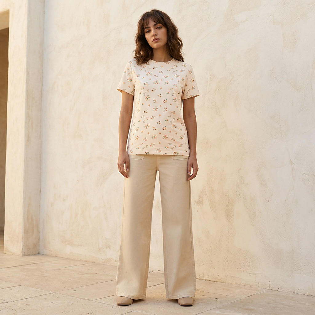تيشيرت بقصّة سليم وطبعات زهرية-women-clothing-tshirts-image-3
