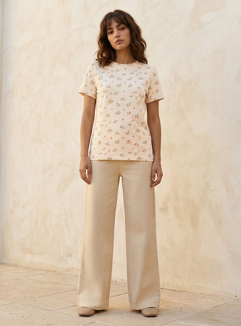 تيشيرت بقصّة سليم وطبعات زهرية-women-clothing-tshirts-image-3