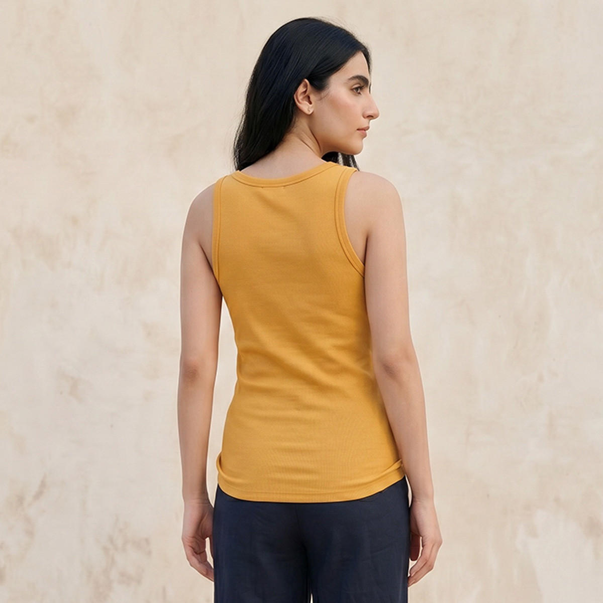 بلوزة تانك بقصّة سليم وتصميم مضلع-women-clothing-tshirts-image-4