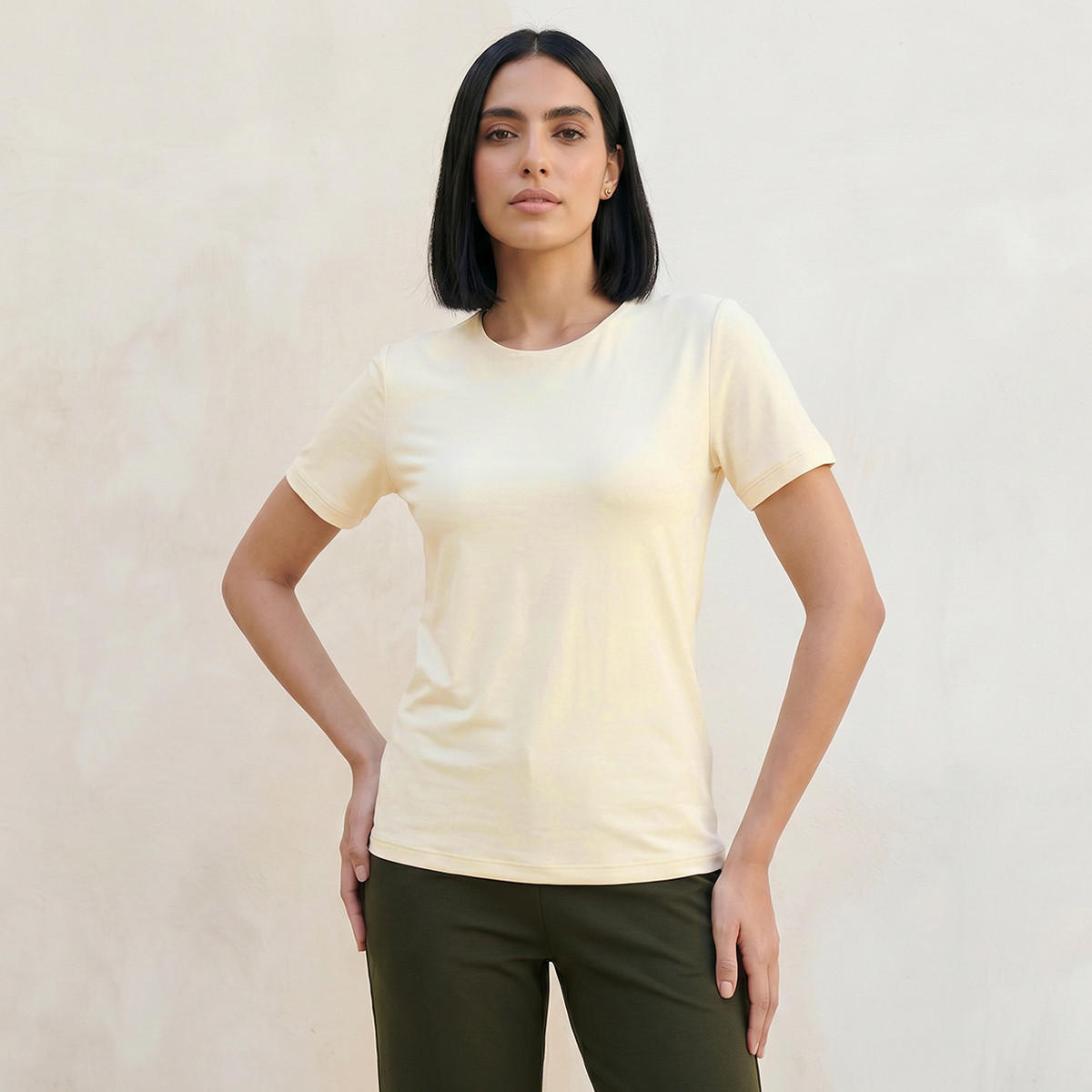 تيشيرت بقصة عادية وياقة مستديرة من سبلاش بيسك-women-clothing-tshirts-image-1