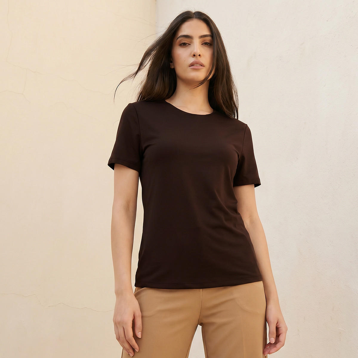 تيشيرت بقصة عادية وياقة مستديرة من سبلاش بيسك-women-clothing-tshirts-image-1