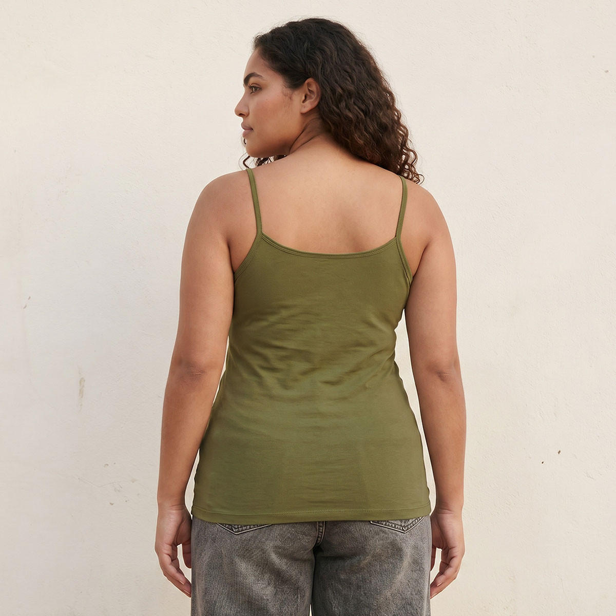 بلوزة بقصة سليم وحمالات رفيعة من سبلاش بيسك-women-clothing-tshirts-image-4
