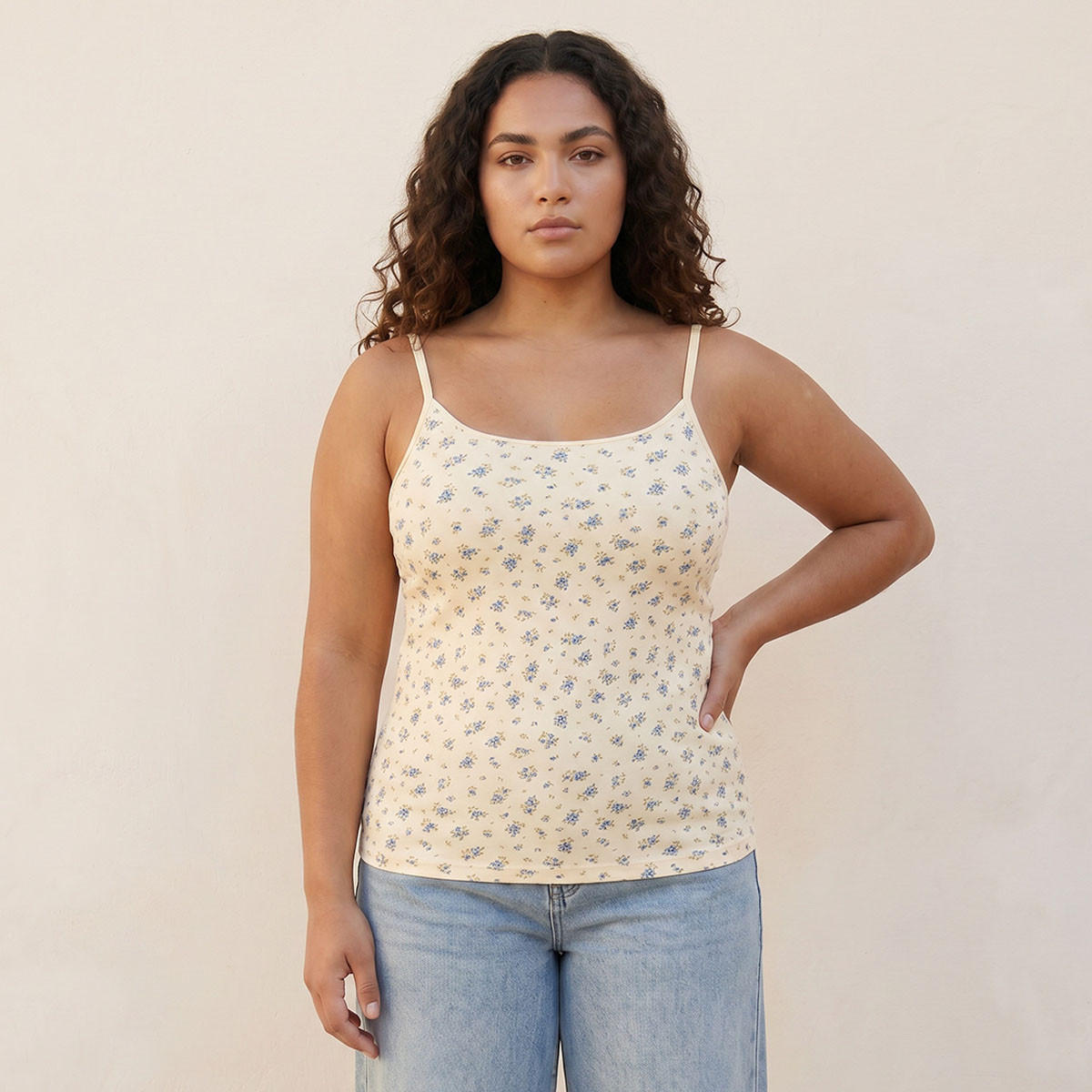 بلوزة بقصة سليم وحمالات رفيعة من سبلاش بيسك-women-clothing-tshirts-image-1