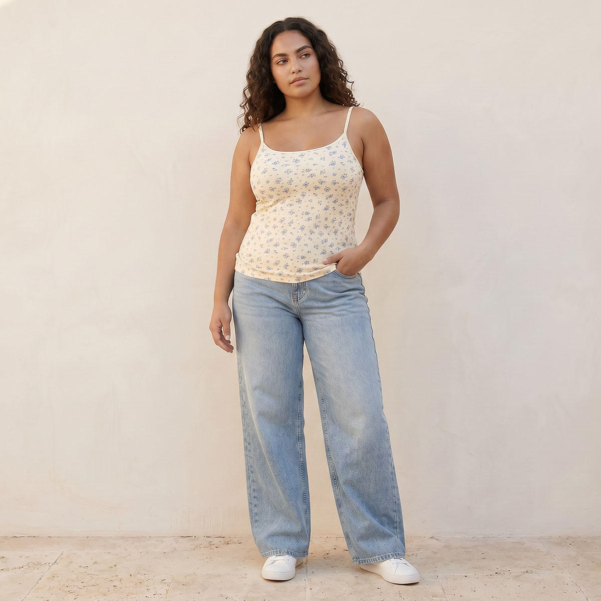 بلوزة بقصة سليم وحمالات رفيعة من سبلاش بيسك-women-clothing-tshirts-image-3
