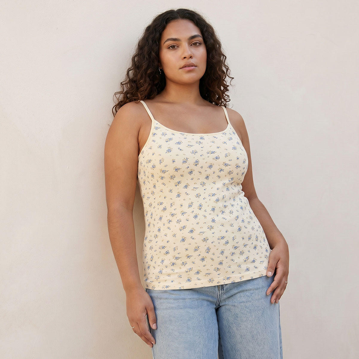 بلوزة بقصة سليم وحمالات رفيعة من سبلاش بيسك-women-clothing-tshirts-image-5