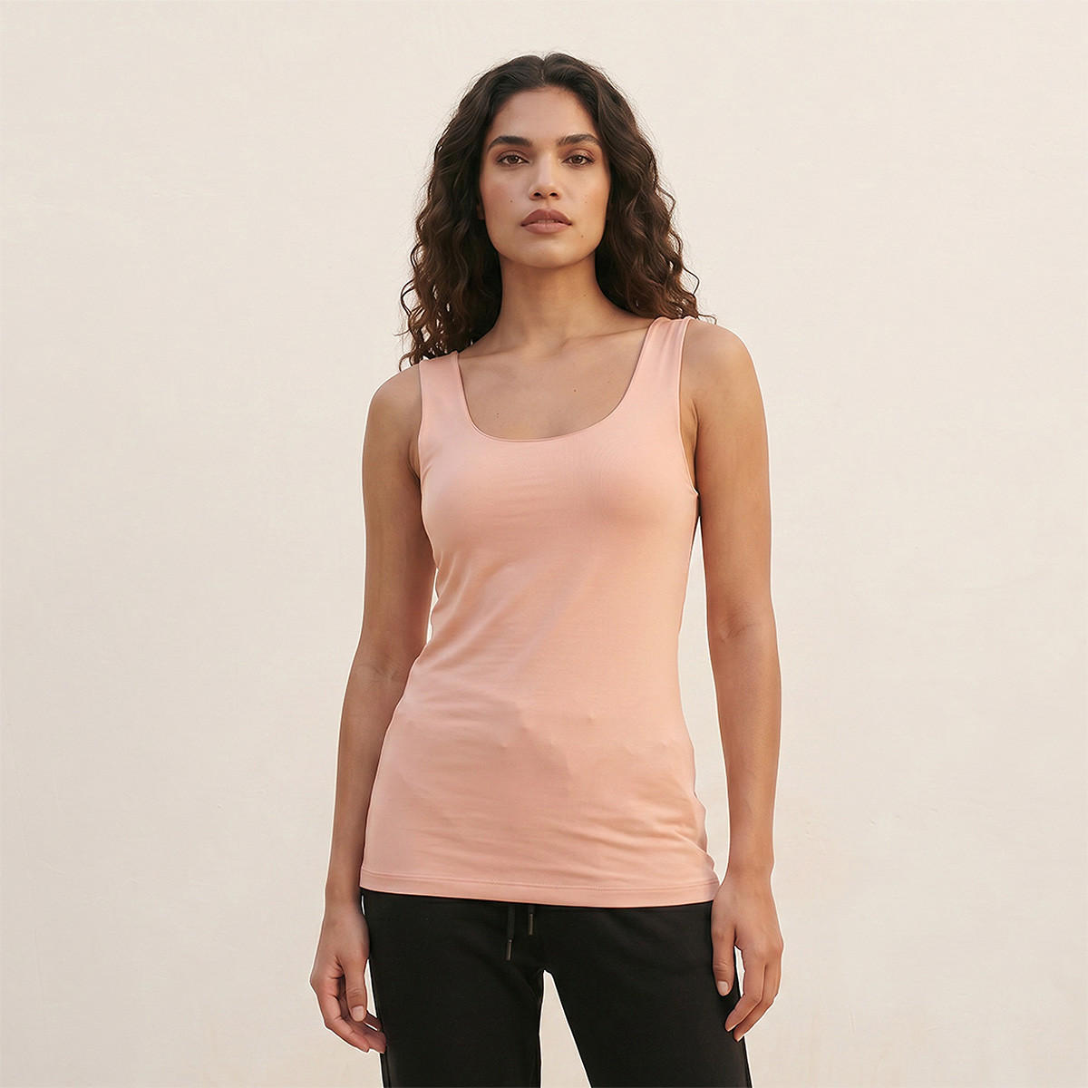 بلوزة بقصة عادية وياقة عميقة من سبلاش بيسك-women-clothing-tshirts-image-1