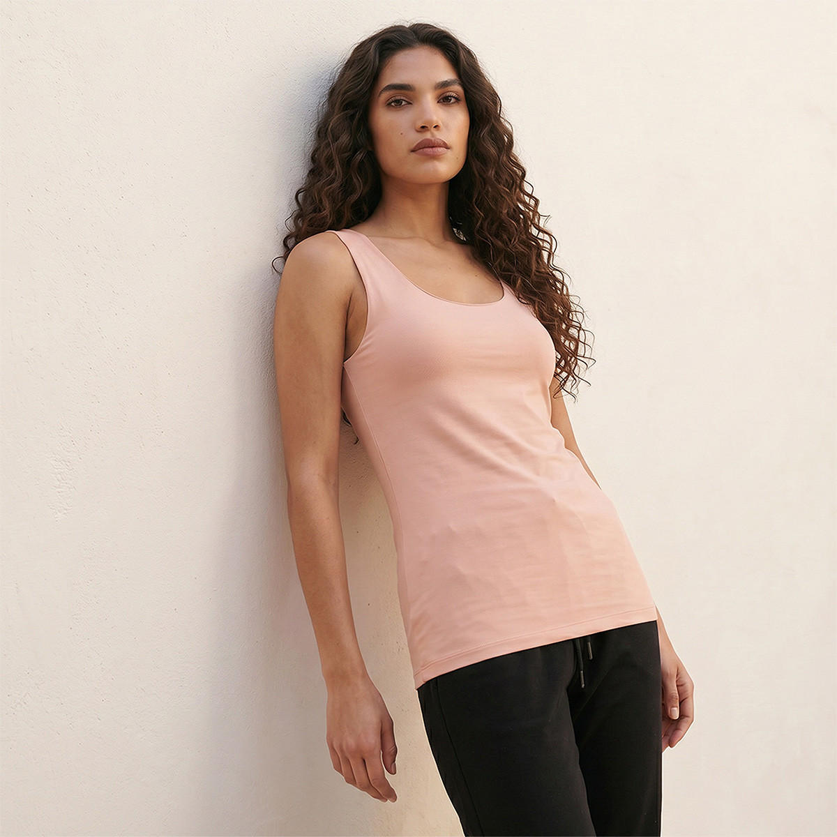 بلوزة بقصة عادية وياقة عميقة من سبلاش بيسك-women-clothing-tshirts-image-5