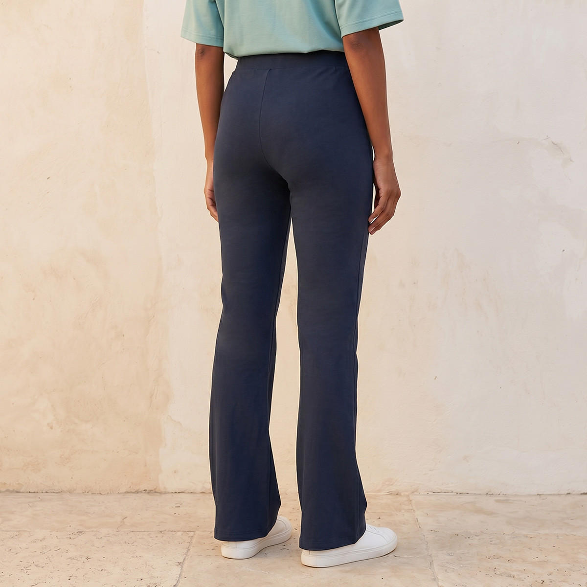 بنطلون ليقنز واسع بخصر مطاطي من سبلاش بيسك-women-clothing-leggings-image-4