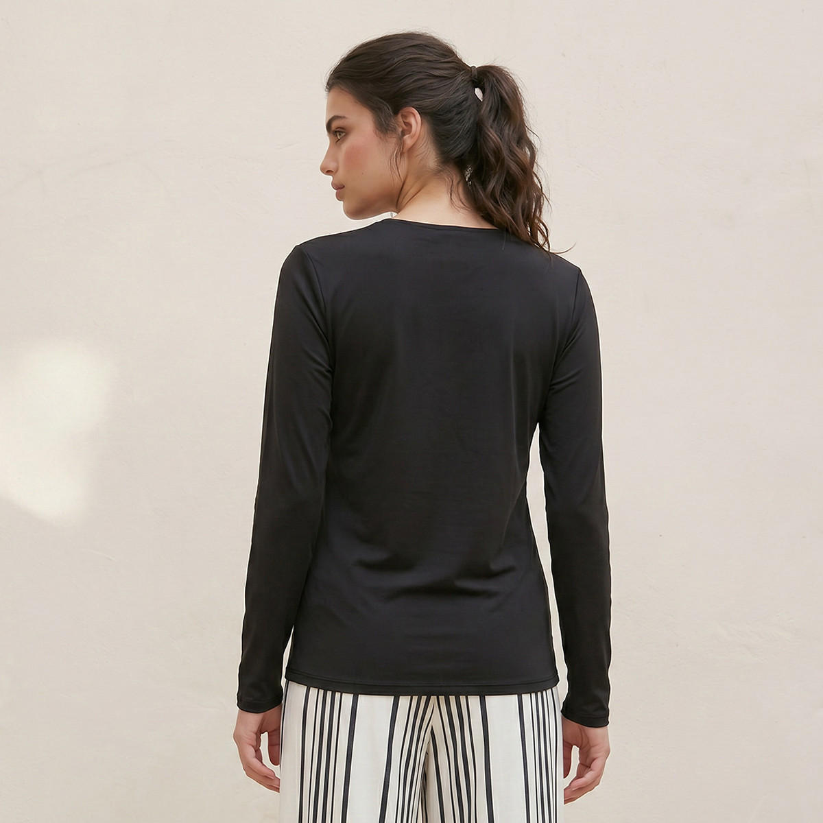 تيشيرت بقصة عادية من سبلاش بيسك-women-clothing-tshirts-image-4