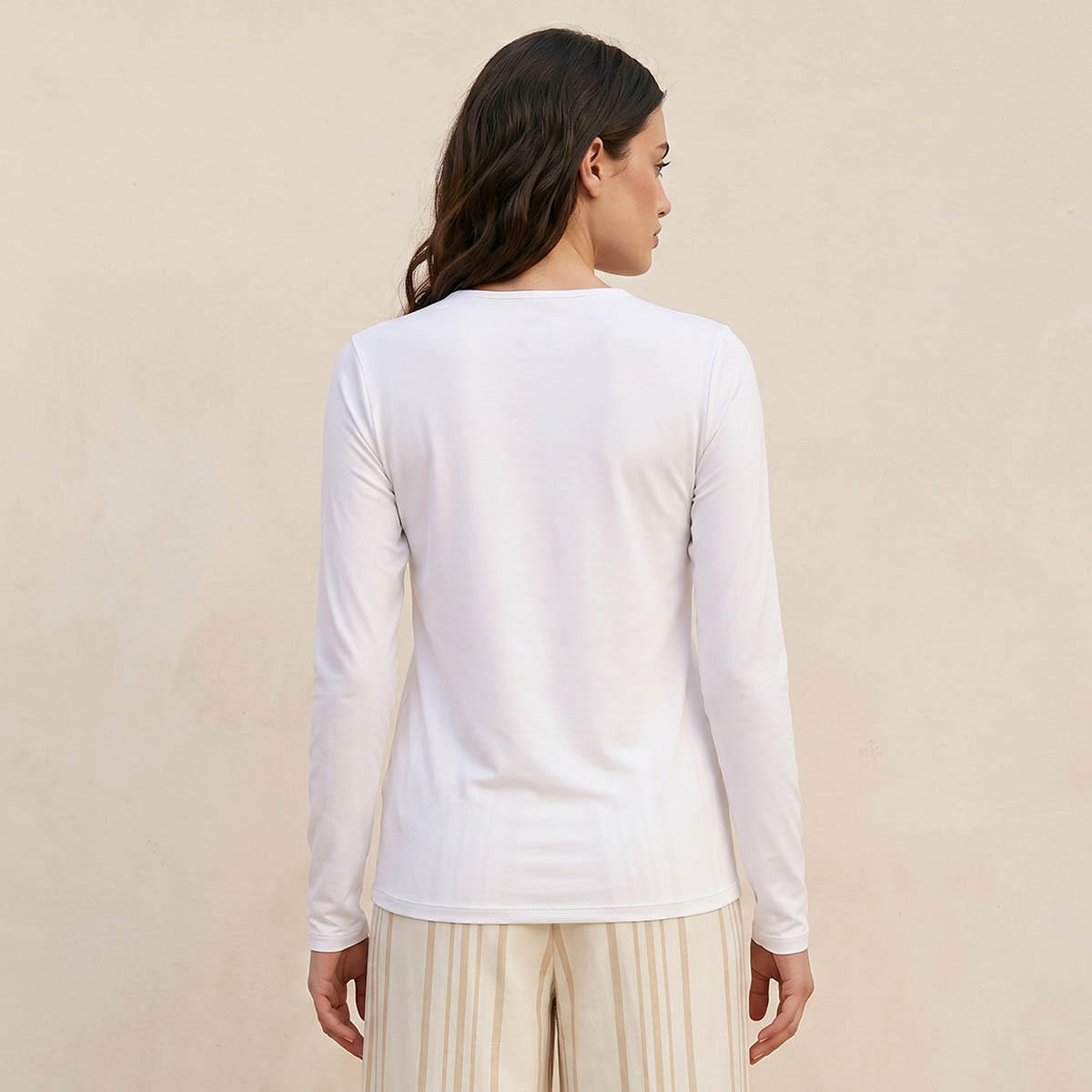 تيشيرت بقصة عادية من سبلاش بيسك-women-clothing-tshirts-image-4