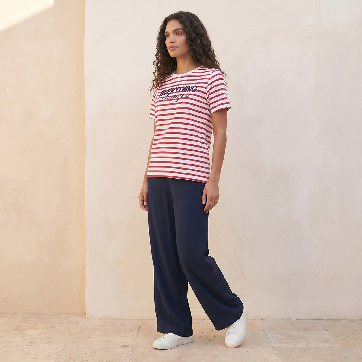 تيشيرت بتطريزات شعار من سبلاش بيسك-women-clothing-tshirts-image-3