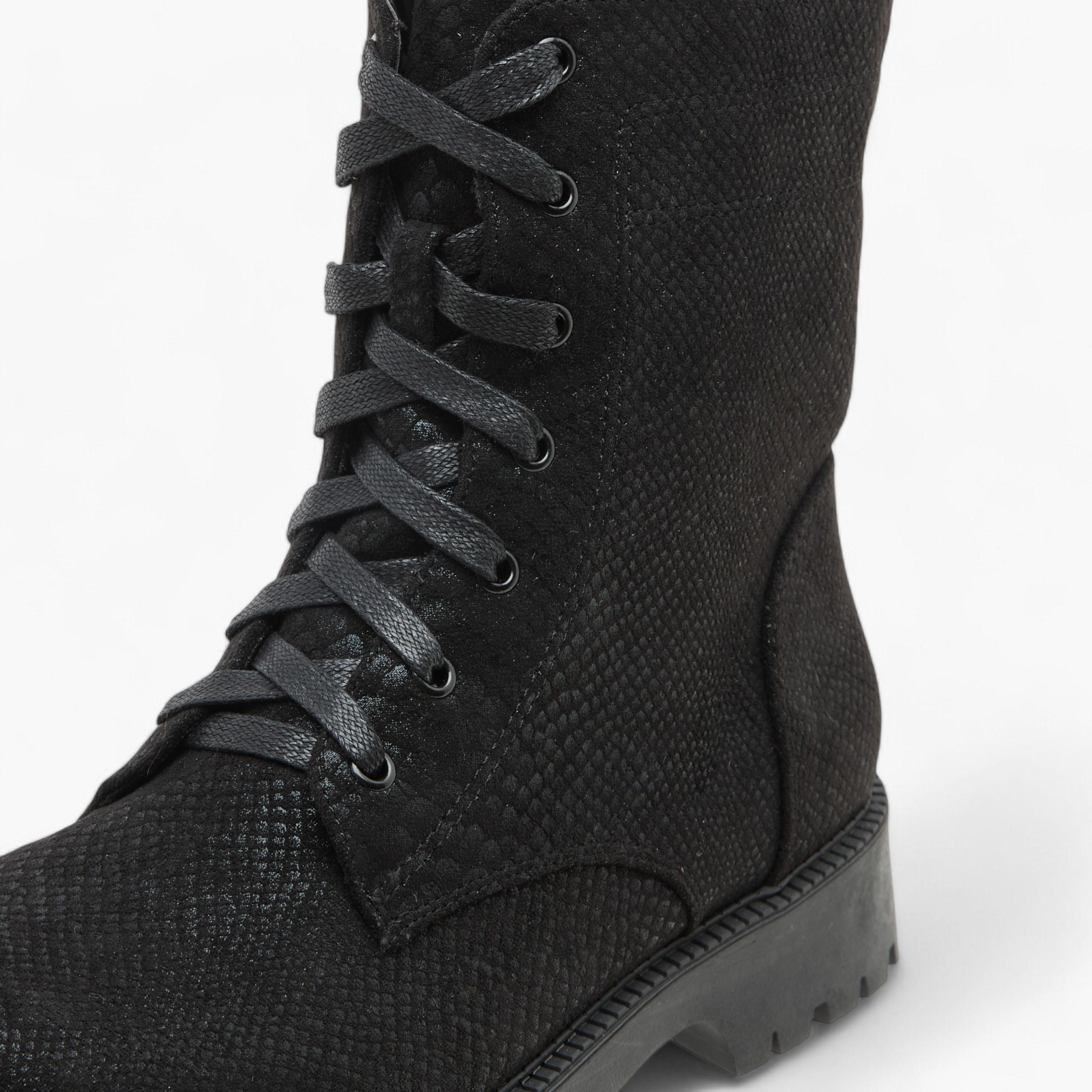 بوت بارز الملمس برقبة طويلة وسحاب إغلاق للنساء من سيليست-women-shoes-boots-image-4