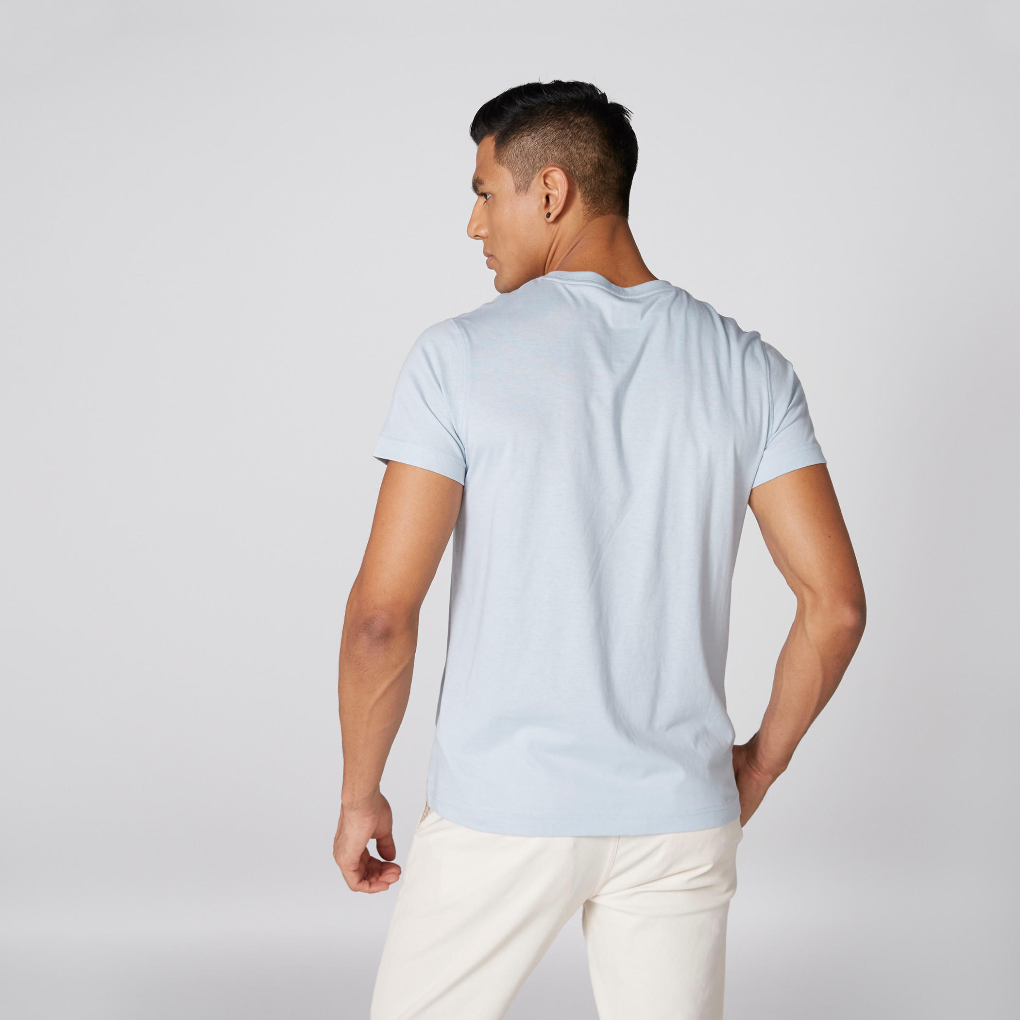 تيشيرت بياقة ضيّقة وأكمام قصيرة وطبعات-men-clothing-tshirtsandpolos-tshirts-image-2