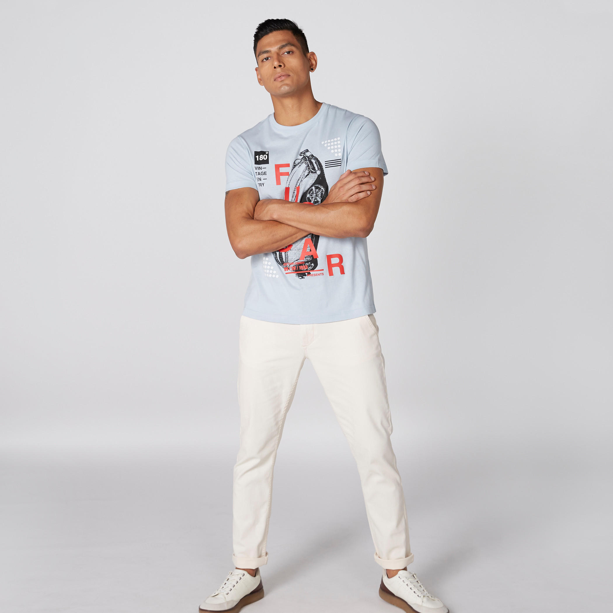 تيشيرت بياقة ضيّقة وأكمام قصيرة وطبعات-men-clothing-tshirtsandpolos-tshirts-image-3