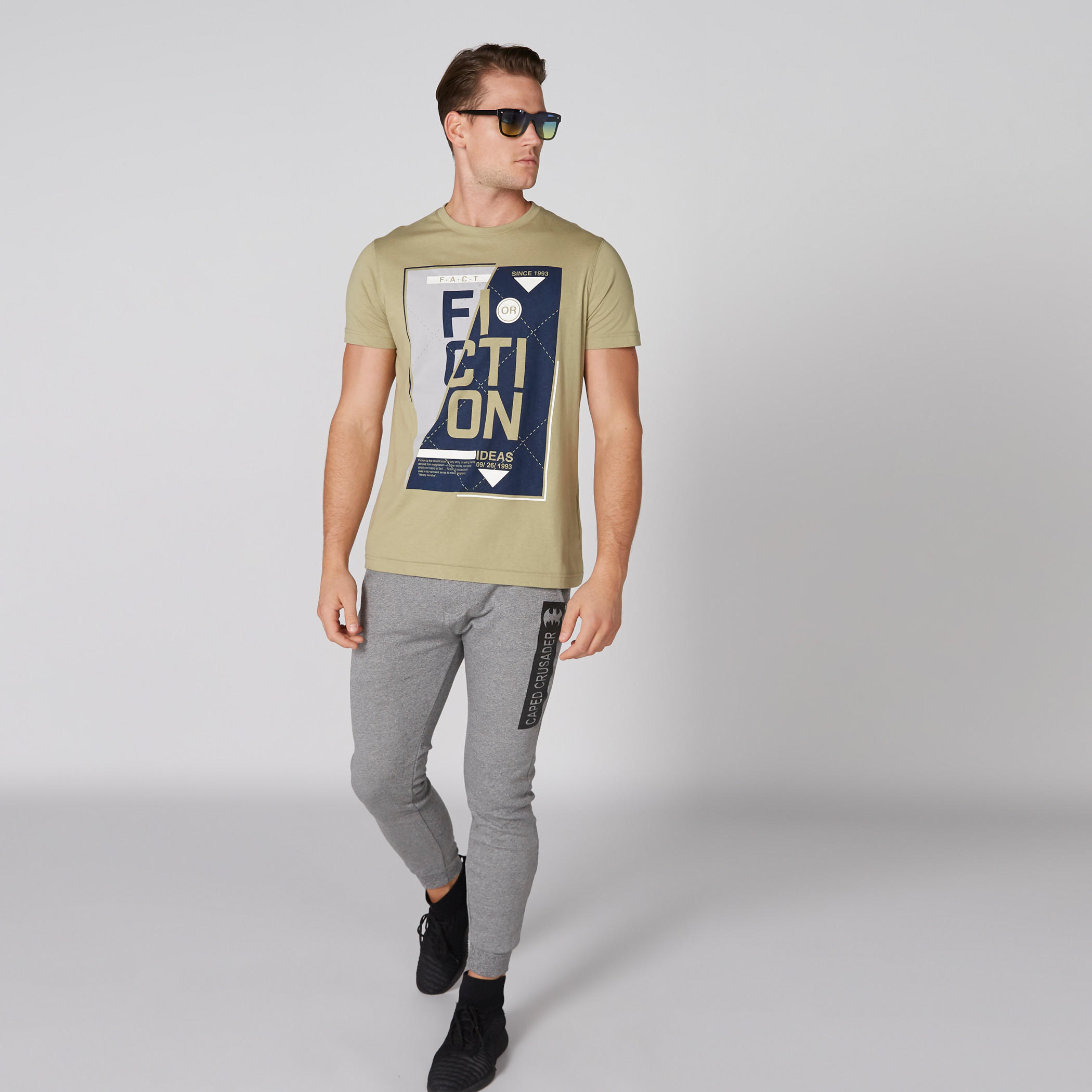 تيشيرت بطبعات وياقة مستديرة وأكمام قصيرة-men-clothing-tshirtsandpolos-tshirts-image-1