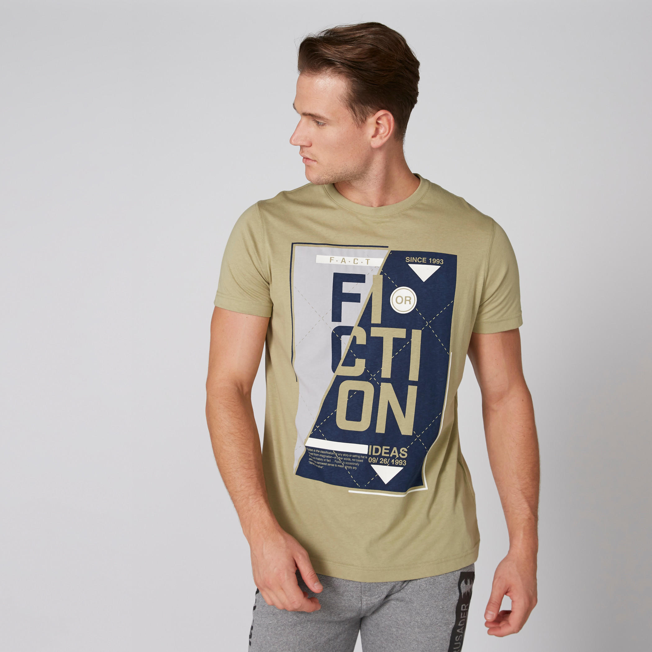 تيشيرت بطبعات وياقة مستديرة وأكمام قصيرة-men-clothing-tshirtsandpolos-tshirts-image-3