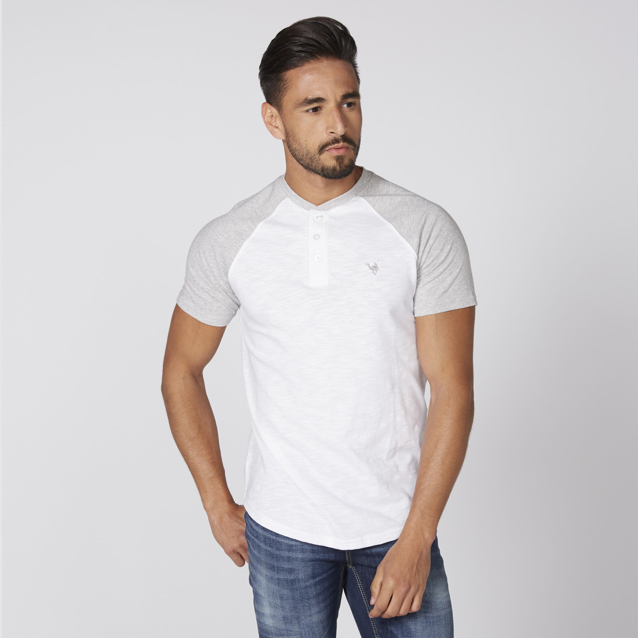 تيشيرت ياقة هينلي بأكمام مغايرة-men-clothing-tshirtsandpolos-tshirts-image-1