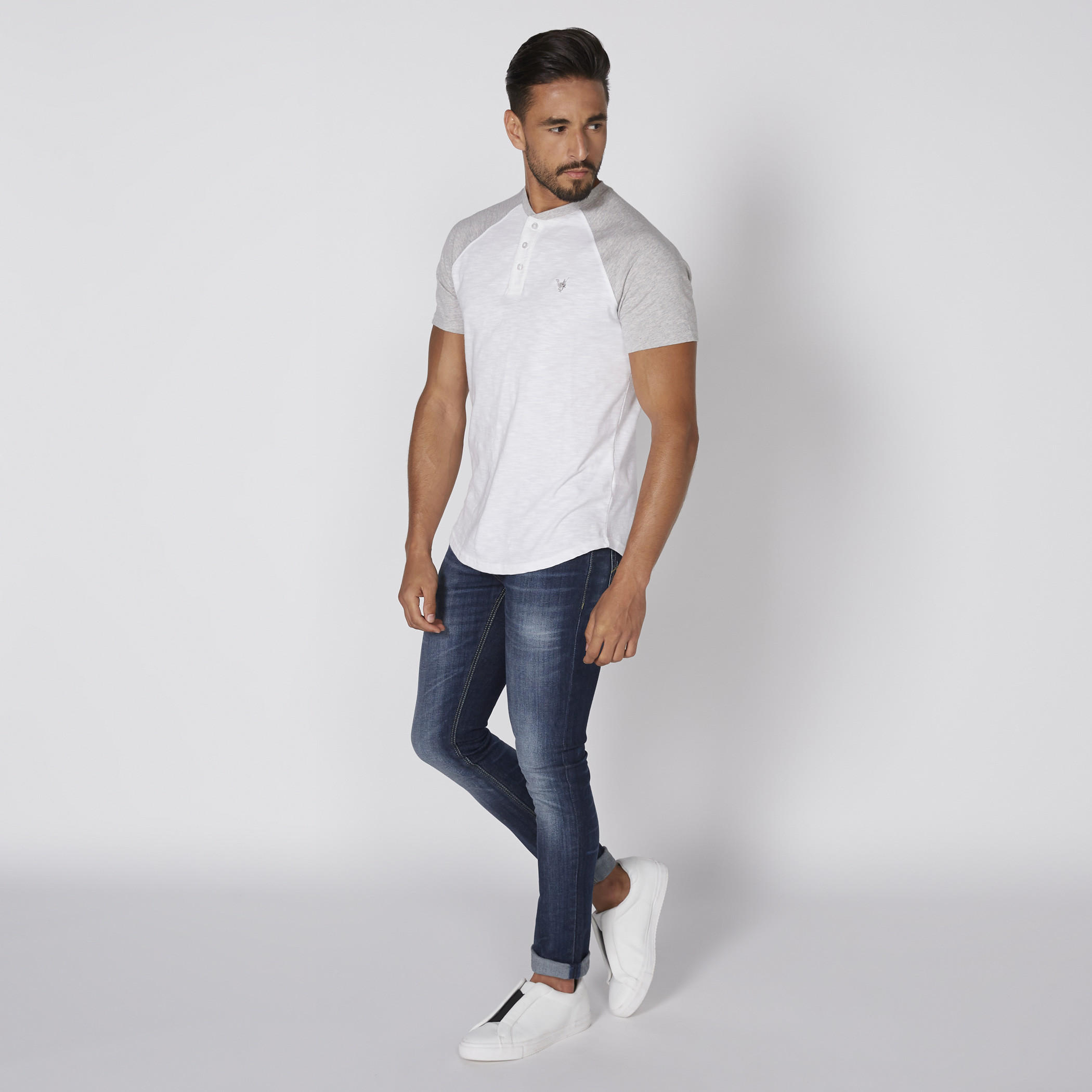 تيشيرت ياقة هينلي بأكمام مغايرة-men-clothing-tshirtsandpolos-tshirts-image-2