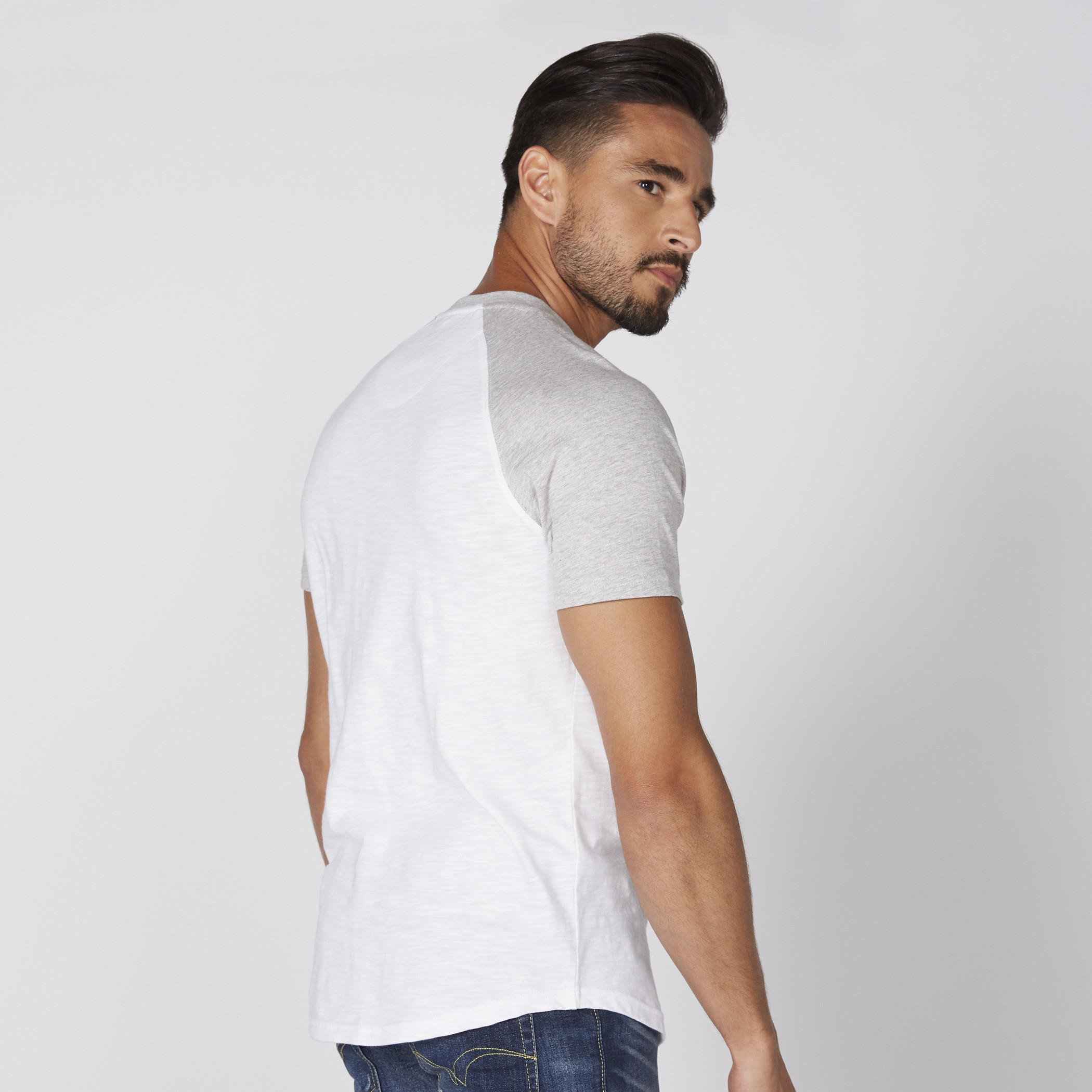 تيشيرت ياقة هينلي بأكمام مغايرة-men-clothing-tshirtsandpolos-tshirts-image-4