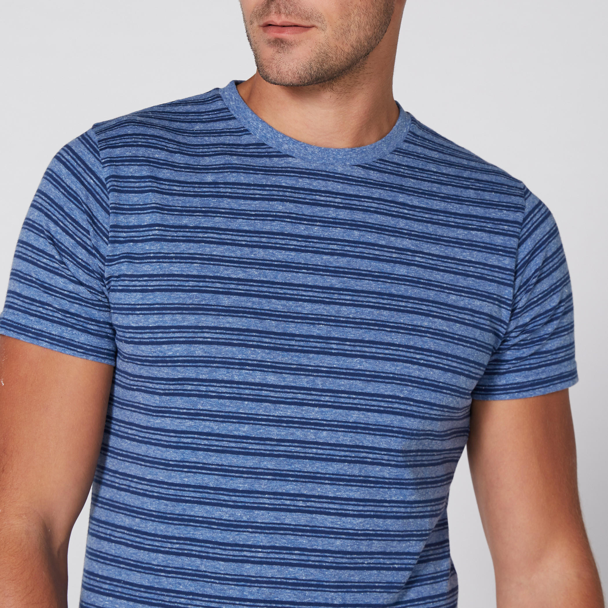 تيشيرت مقلّم بياقة مستديرة وأكمام قصيرة-men-clothing-tshirtsandpolos-tshirts-image-3