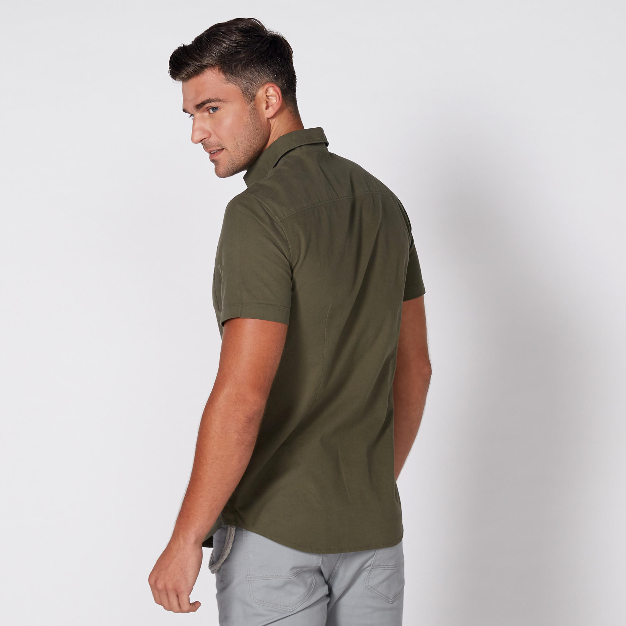 قميص بأكمام قصيرة وأزرار-men-clothing-shirts-image-4