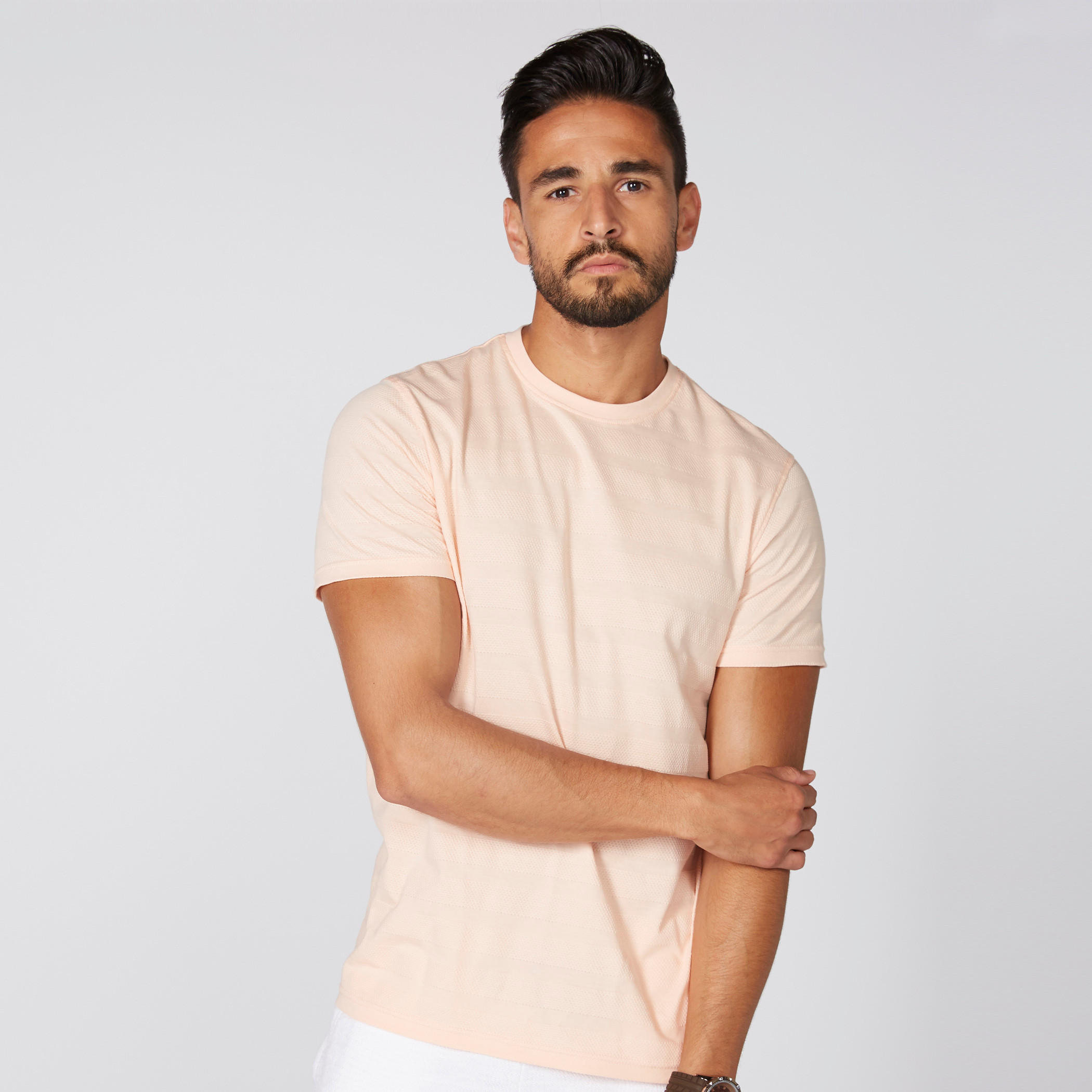 تيشيرت بارز الملمس بياقة مستديرة وأكمام قصيرة-men-clothing-tshirtsandpolos-tshirts-image-1