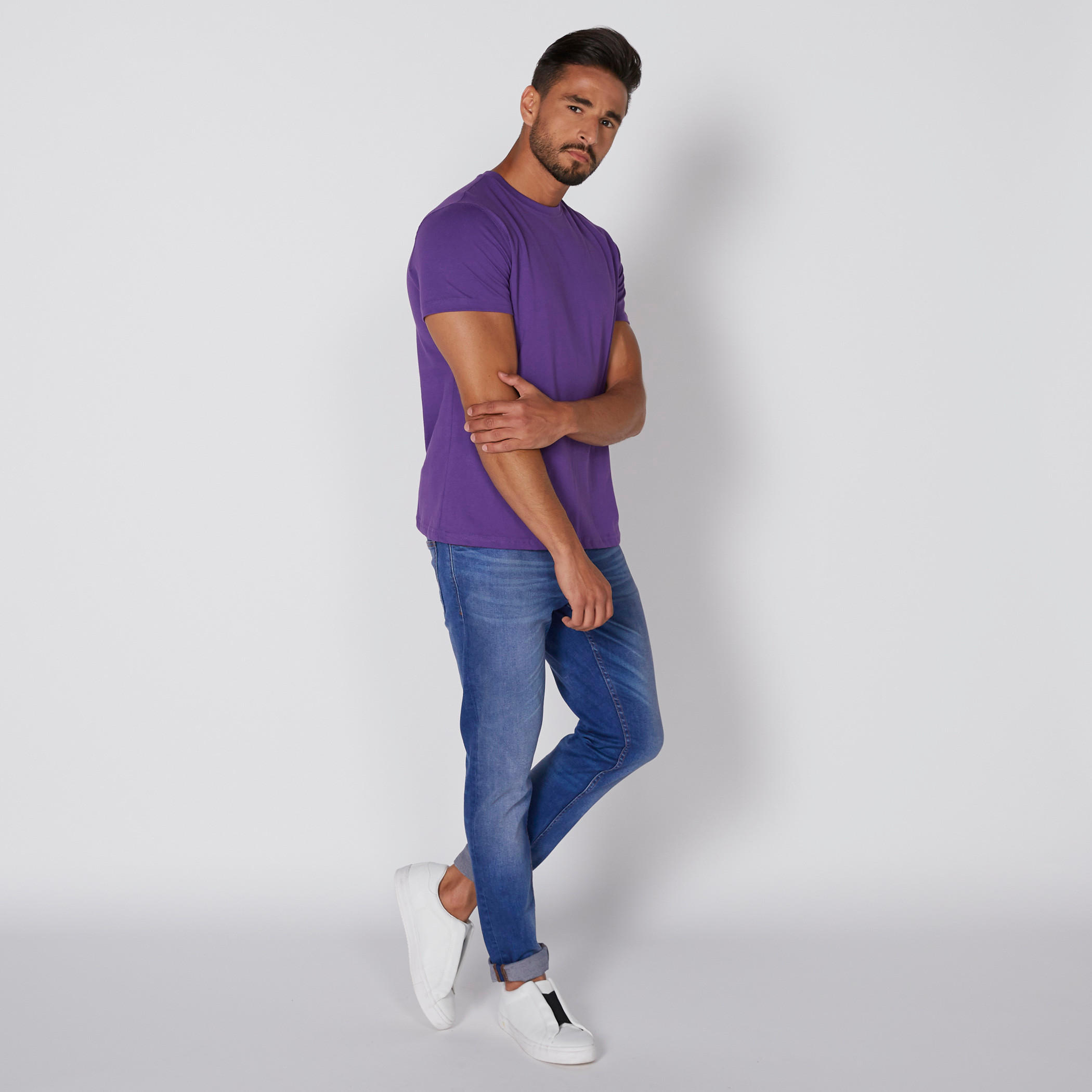 تيشيرت بياقة ضيّقة وأكمام قصيرة-men-clothing-tshirtsandpolos-tshirts-image-2