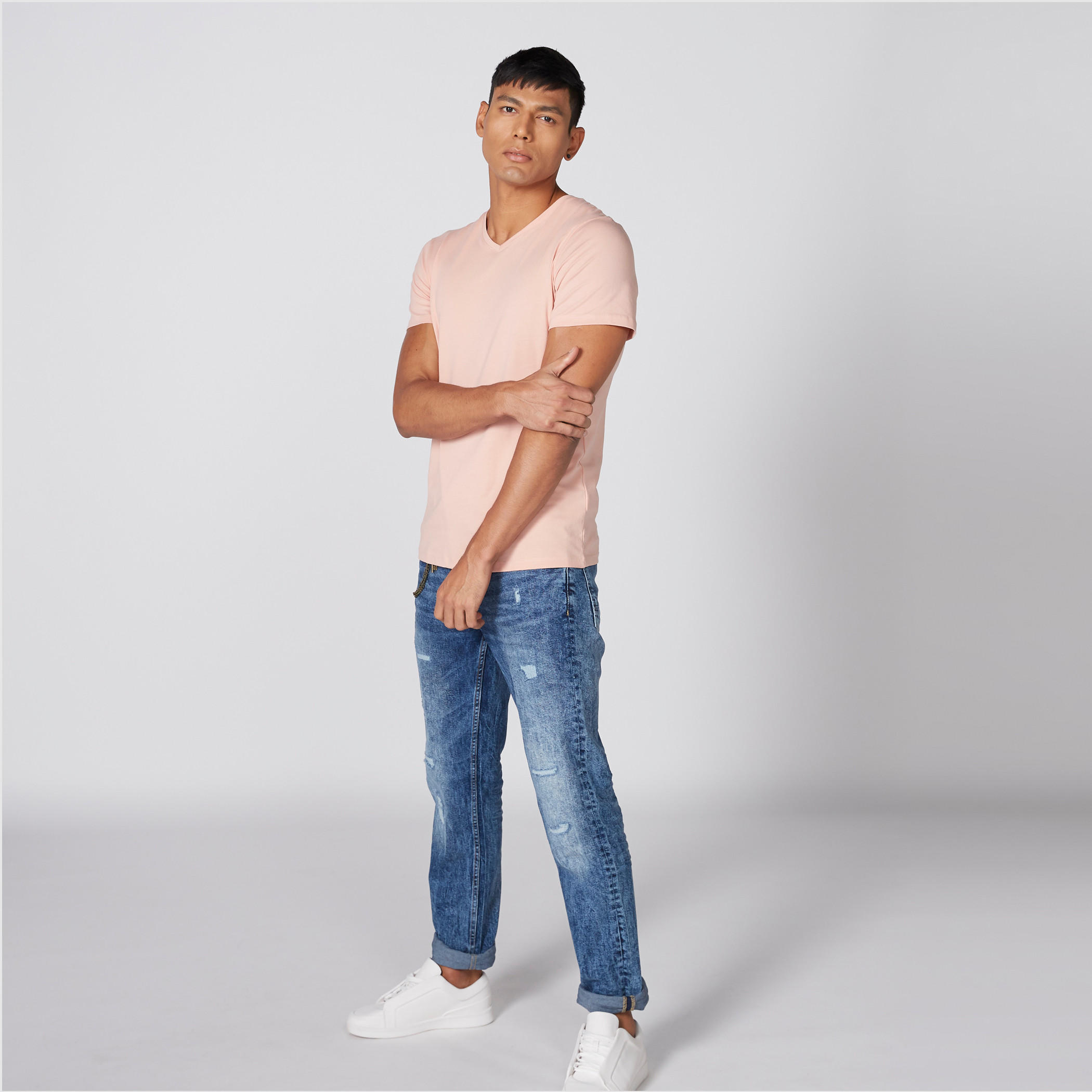تيشيرت بأكمام قصيرة وياقة V-men-clothing-tshirtsandpolos-tshirts-image-3