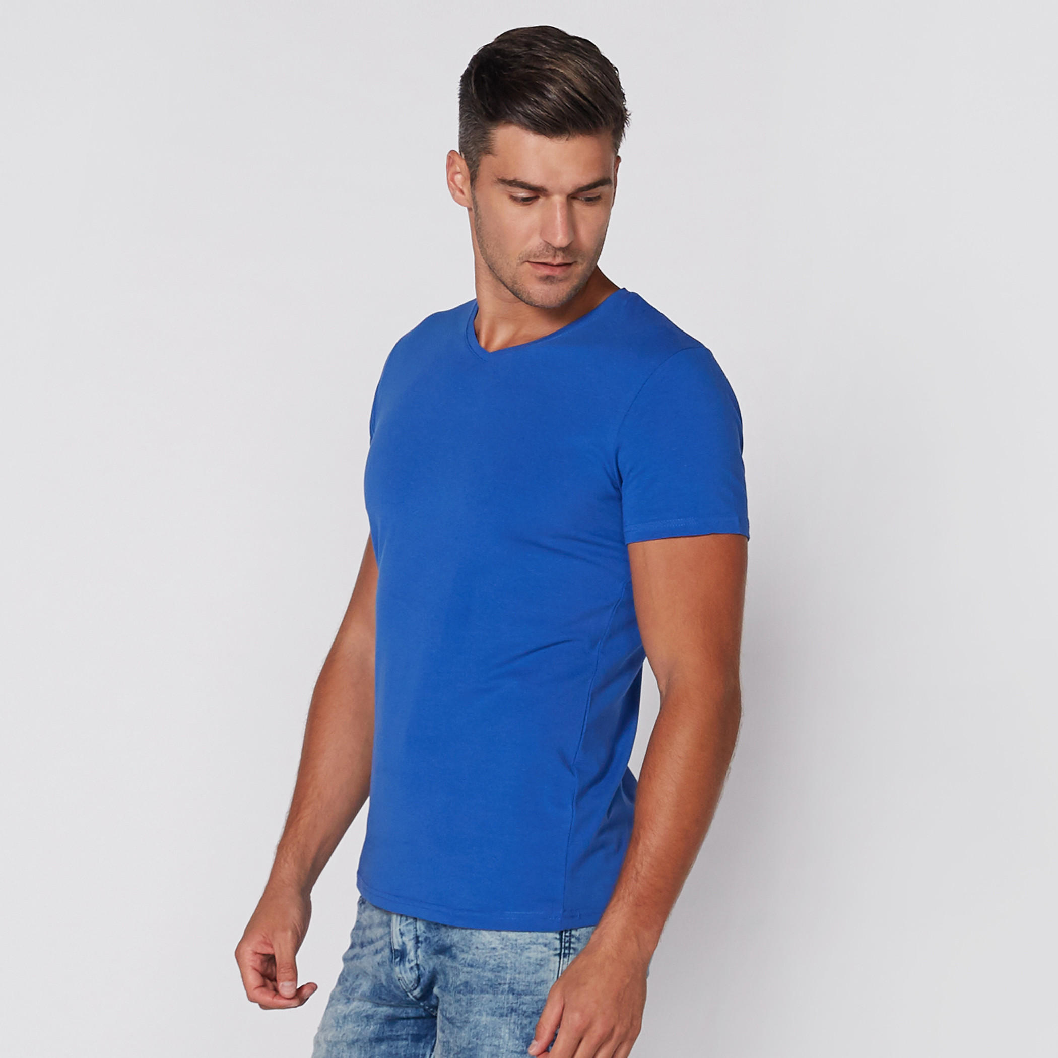 تيشيرت بياقة V وأكمام قصيرة-men-clothing-tshirtsandpolos-tshirts-image-4