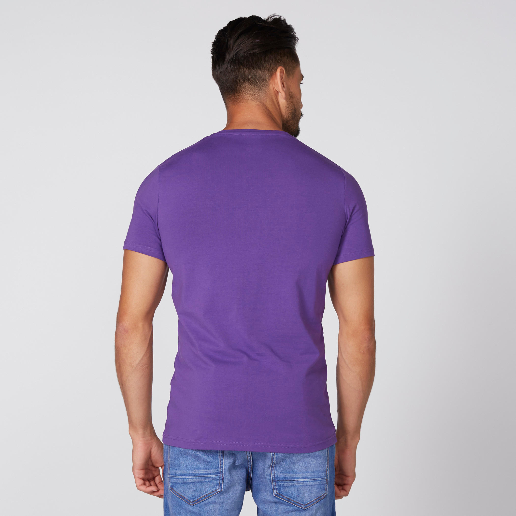 تيشيرت بياقة V وأكمام قصيرة-men-clothing-tshirtsandpolos-tshirts-image-4