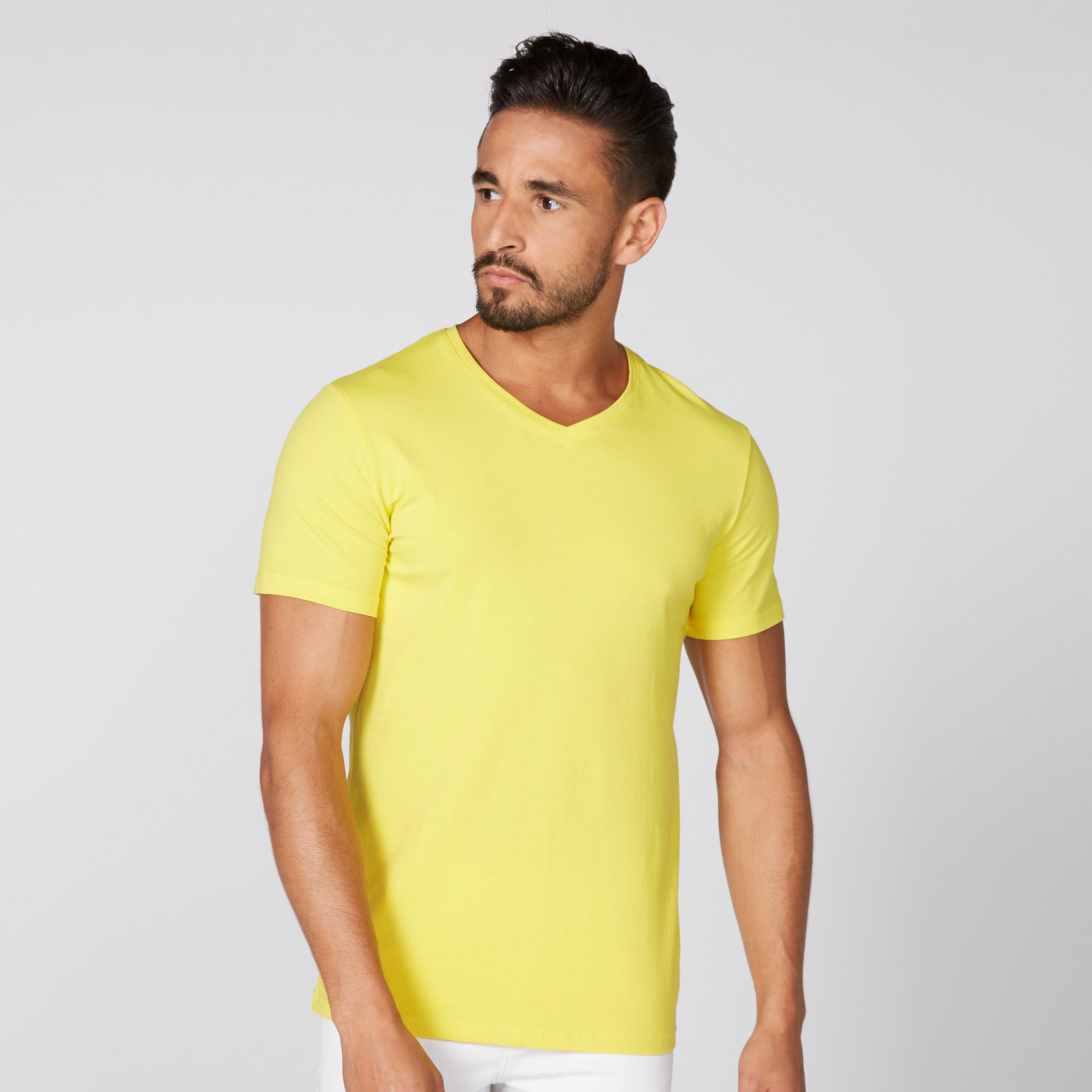 تيشيرت بياقة V وأكمام قصيرة-men-clothing-tshirtsandpolos-tshirts-image-1