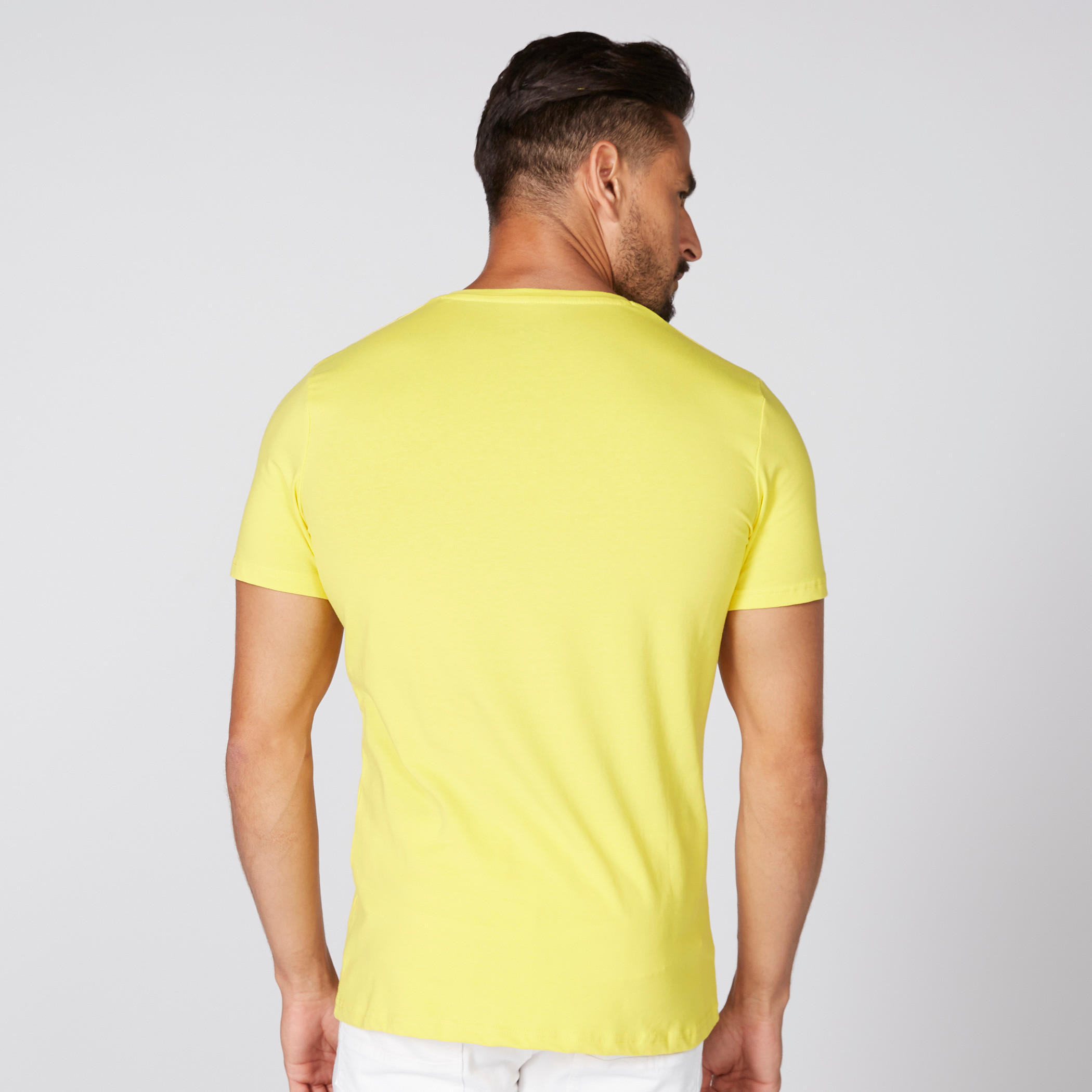 تيشيرت بياقة V وأكمام قصيرة-men-clothing-tshirtsandpolos-tshirts-image-4