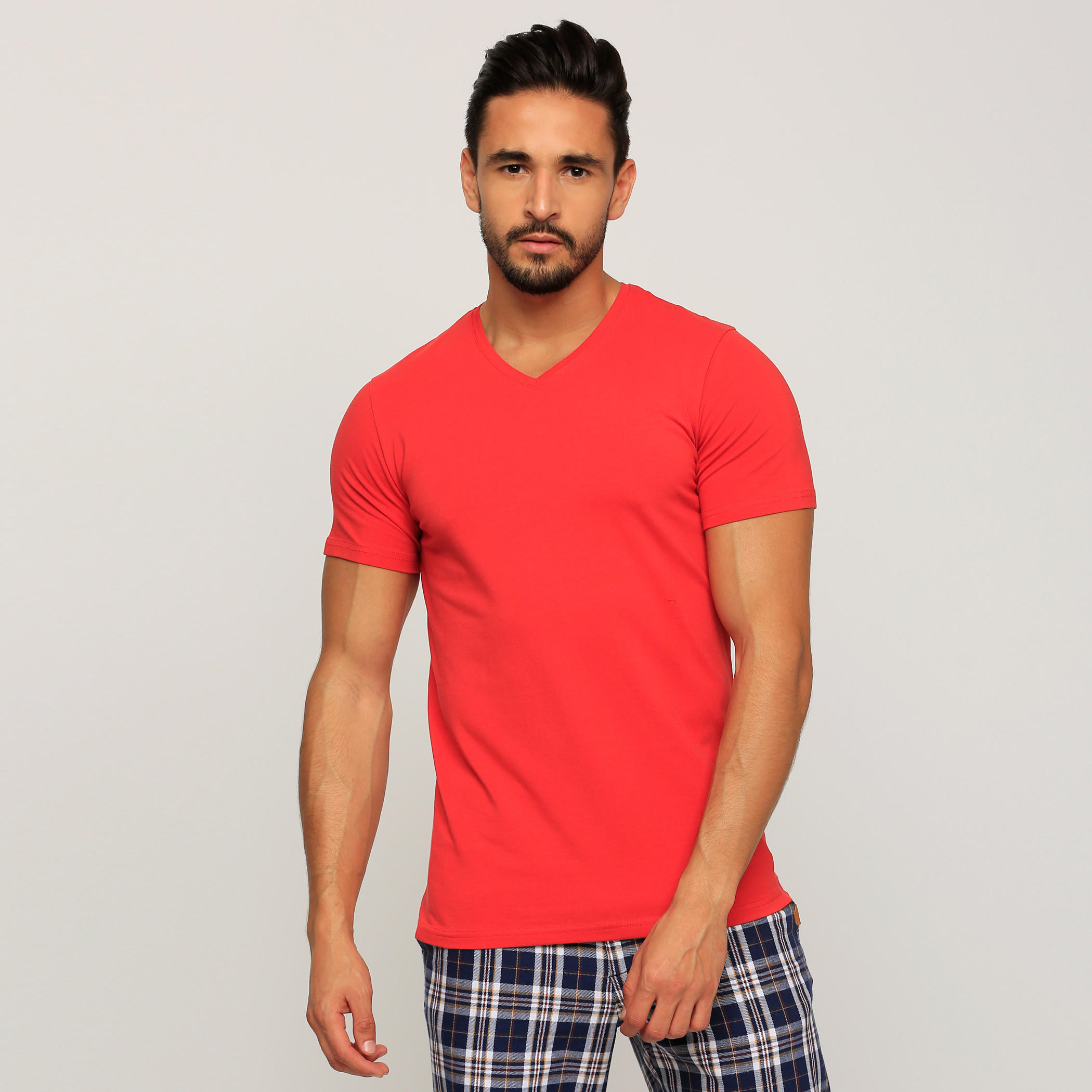 تيشيرت بياقة V وأكمام قصيرة-men-clothing-tshirtsandpolos-tshirts-image-1
