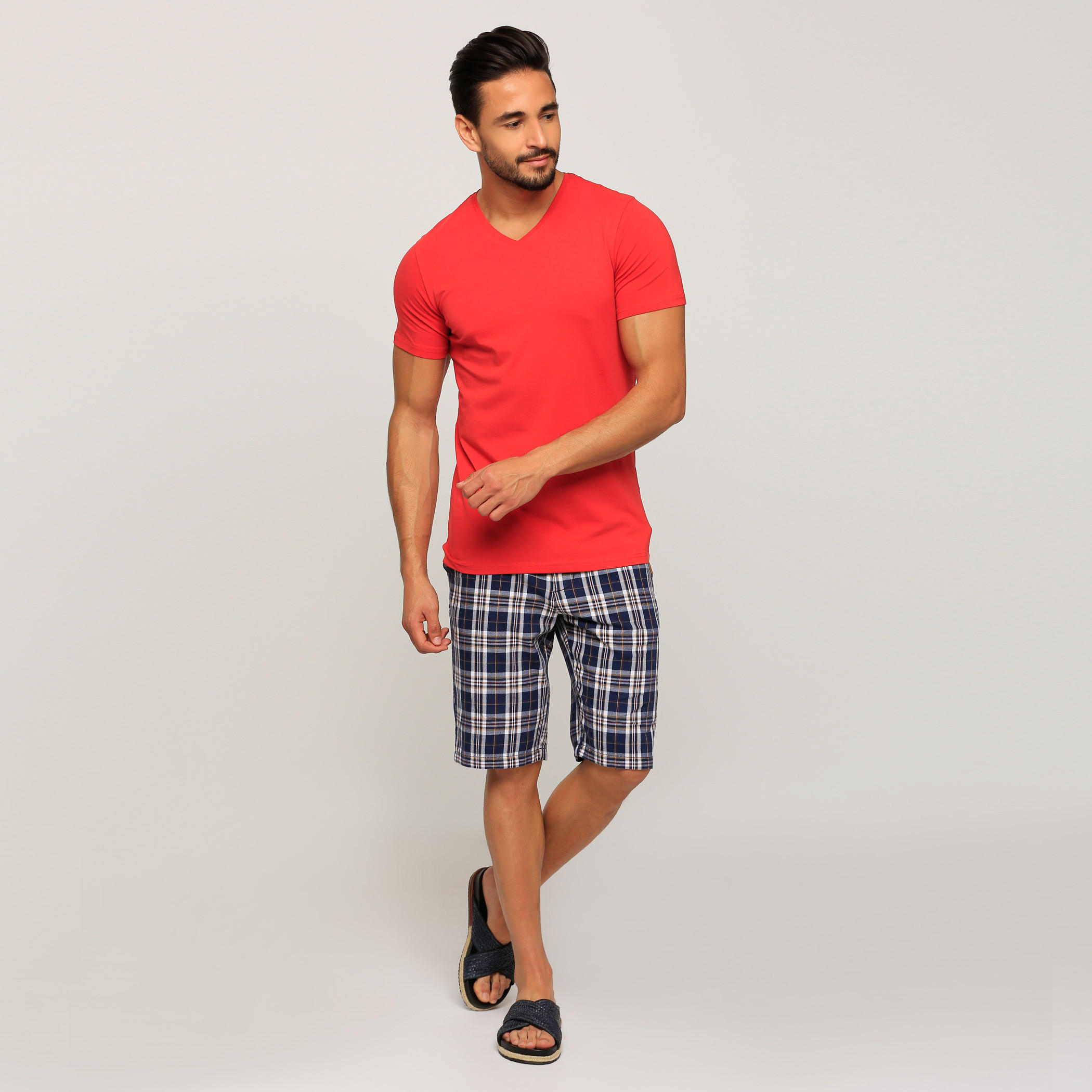 تيشيرت بياقة V وأكمام قصيرة-men-clothing-tshirtsandpolos-tshirts-image-5