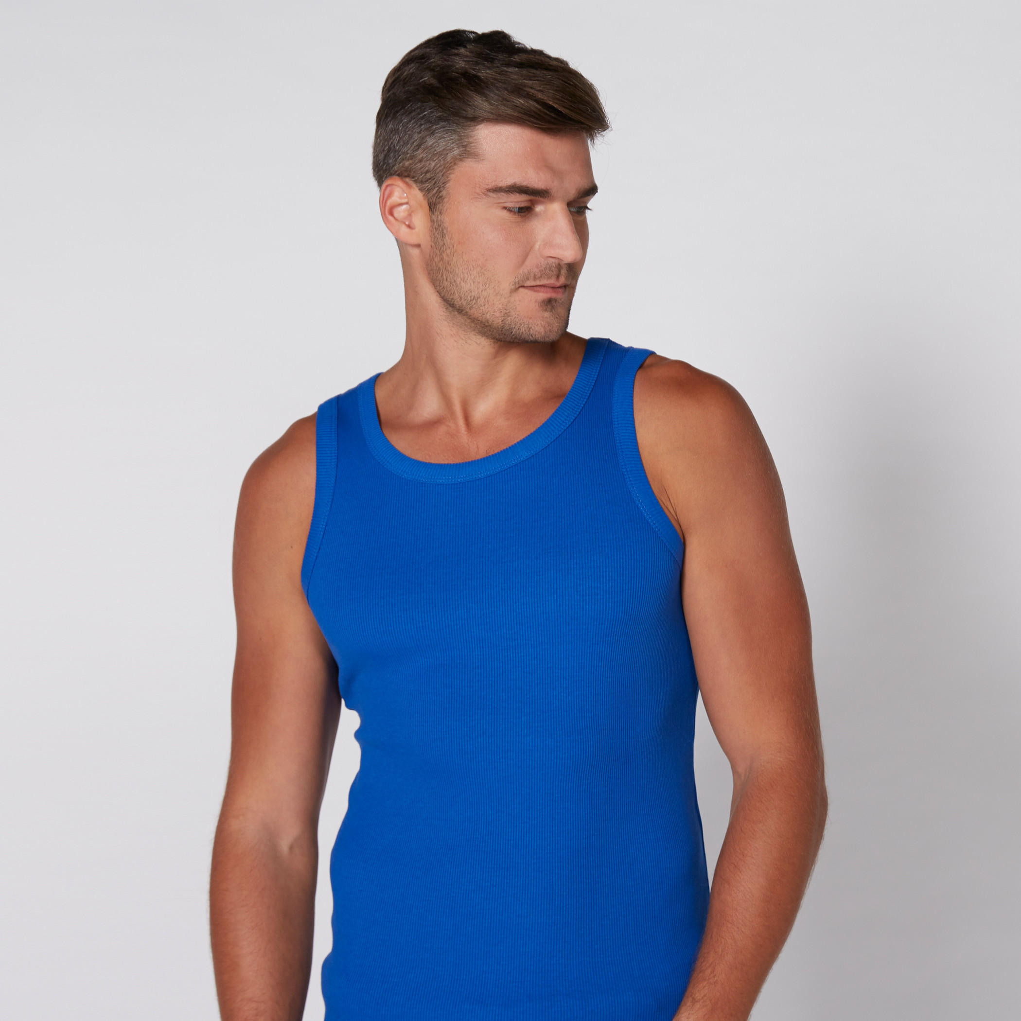 سترة فيست مضلّعة دون أكمام بياقة مستديرة-men-clothing-tshirtsandpolos-vests-image-1
