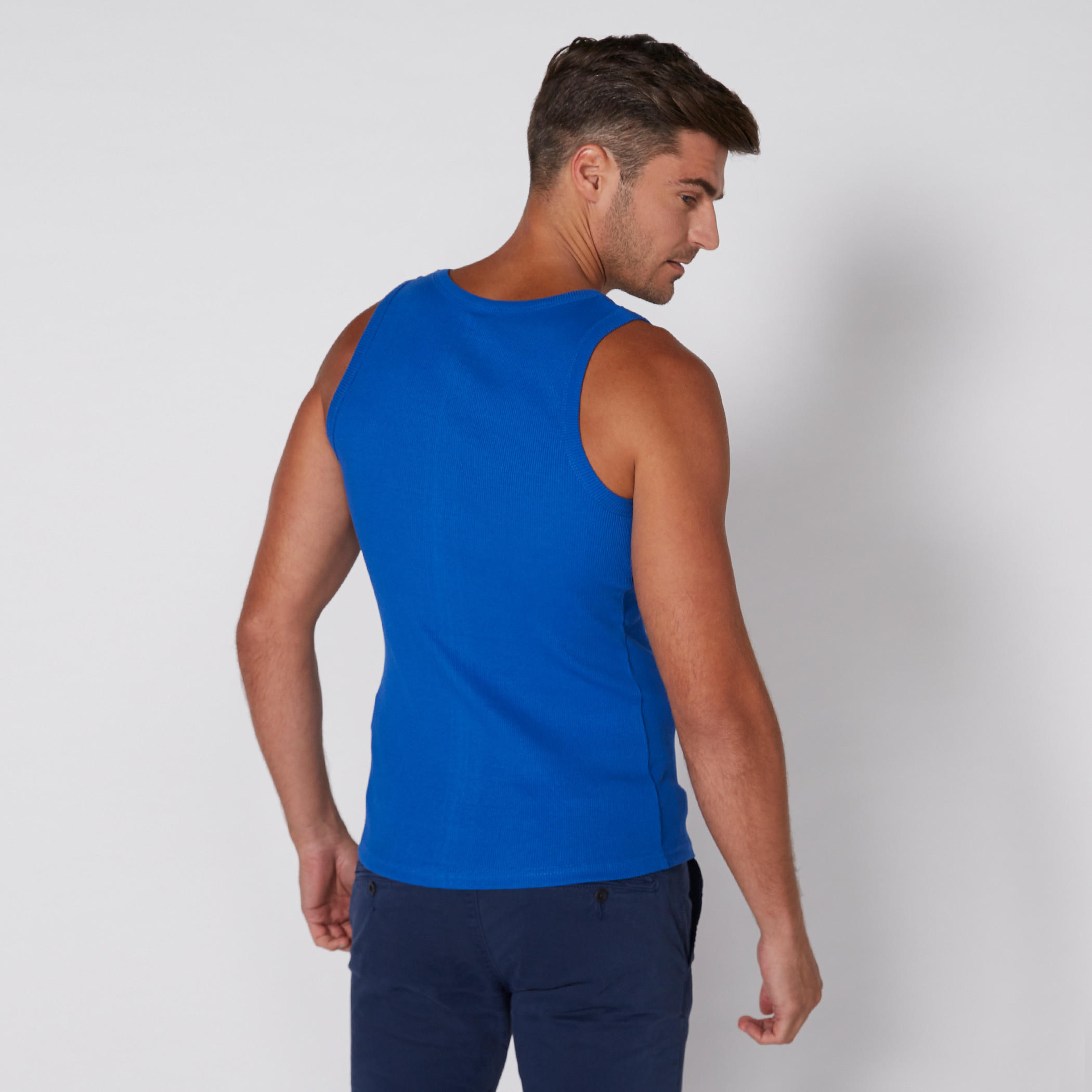 سترة فيست مضلّعة دون أكمام بياقة مستديرة-men-clothing-tshirtsandpolos-vests-image-4