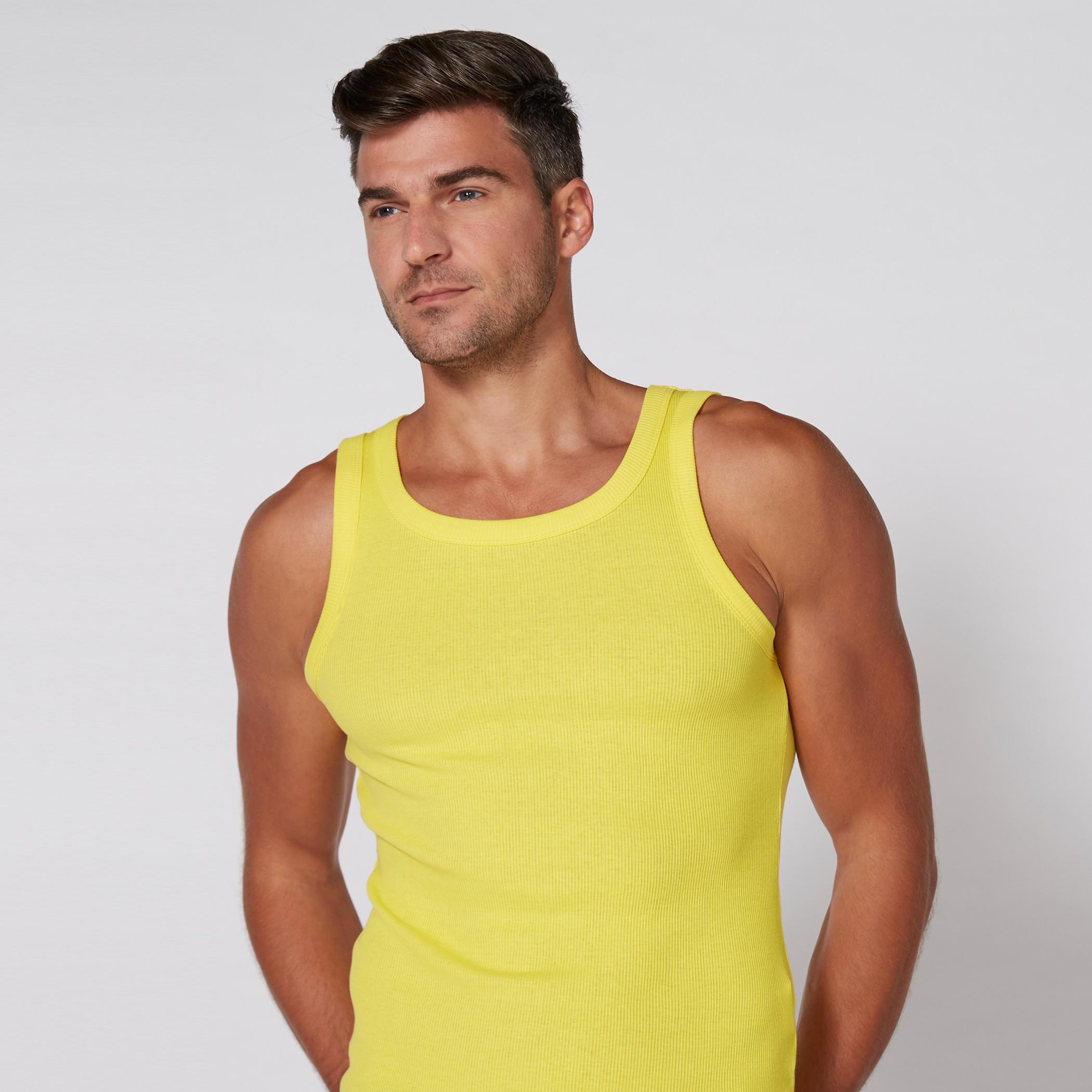 سترة فيست مضلّعة دون أكمام بياقة مستديرة-men-clothing-tshirtsandpolos-vests-image-5