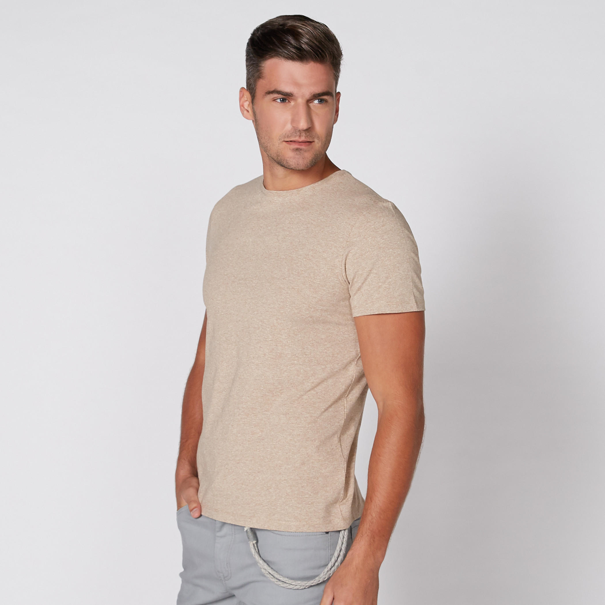 تيشيرت بياقة مستديرة وأكمام قصيرة-men-clothing-tshirtsandpolos-tshirts-image-4