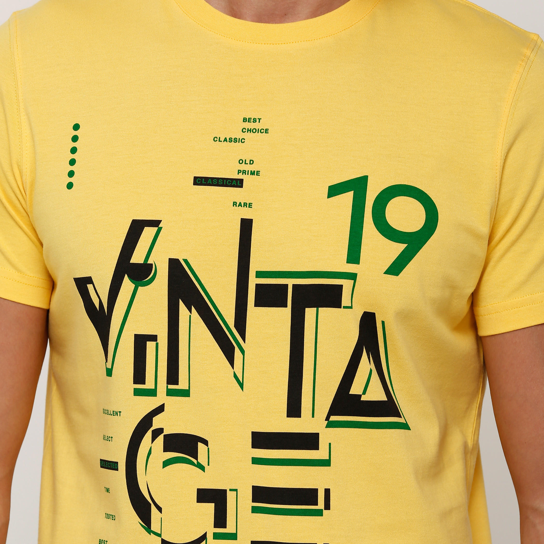تيشيرت بطبعات وياقة مستديرة وأكمام قصيرة-men-clothing-tshirtsandpolos-tshirts-image-2