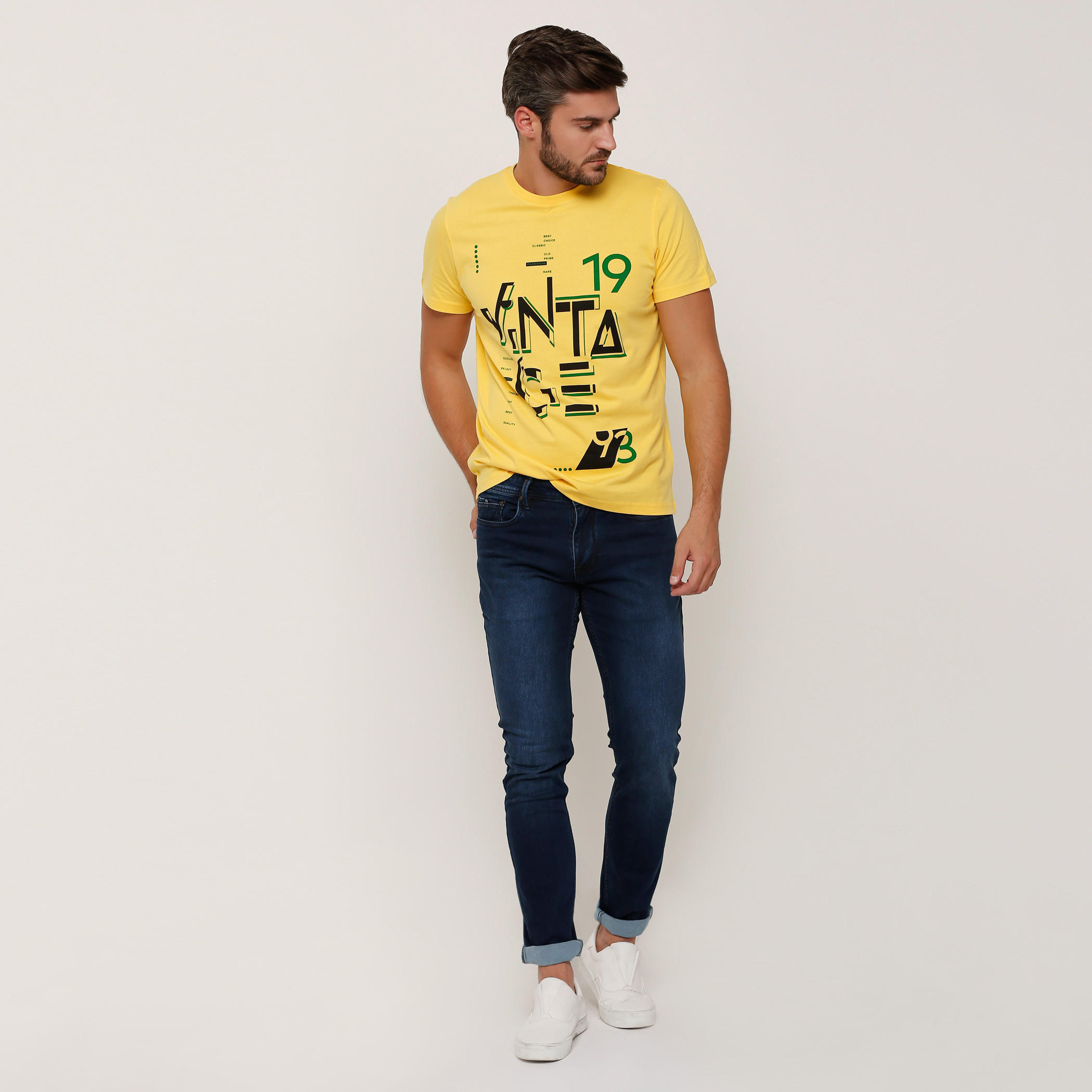 تيشيرت بطبعات وياقة مستديرة وأكمام قصيرة-men-clothing-tshirtsandpolos-tshirts-image-1