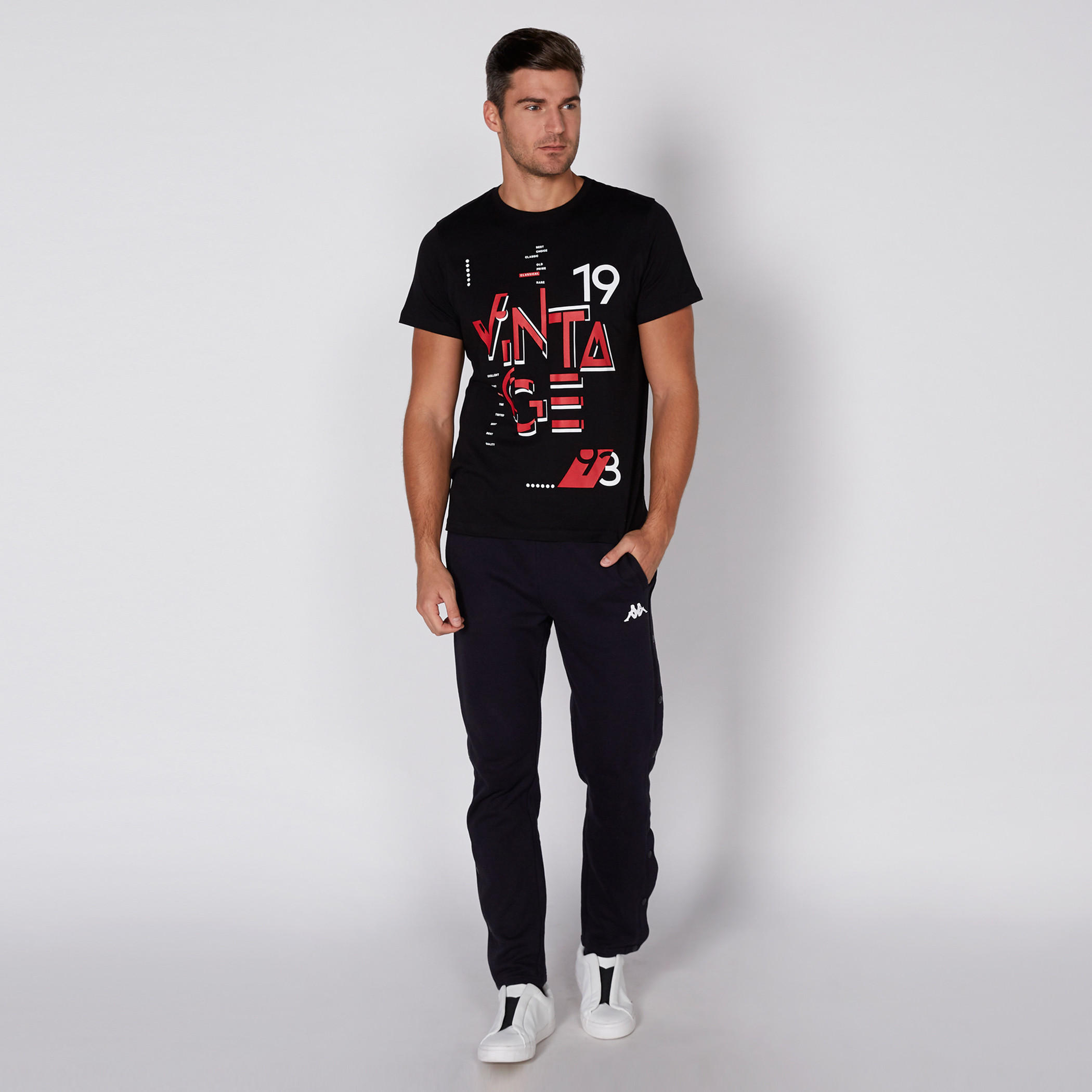 تيشيرت بياقة مستديرة وأكمام قصيرة مع طبعات-men-clothing-tshirtsandpolos-tshirts-image-1