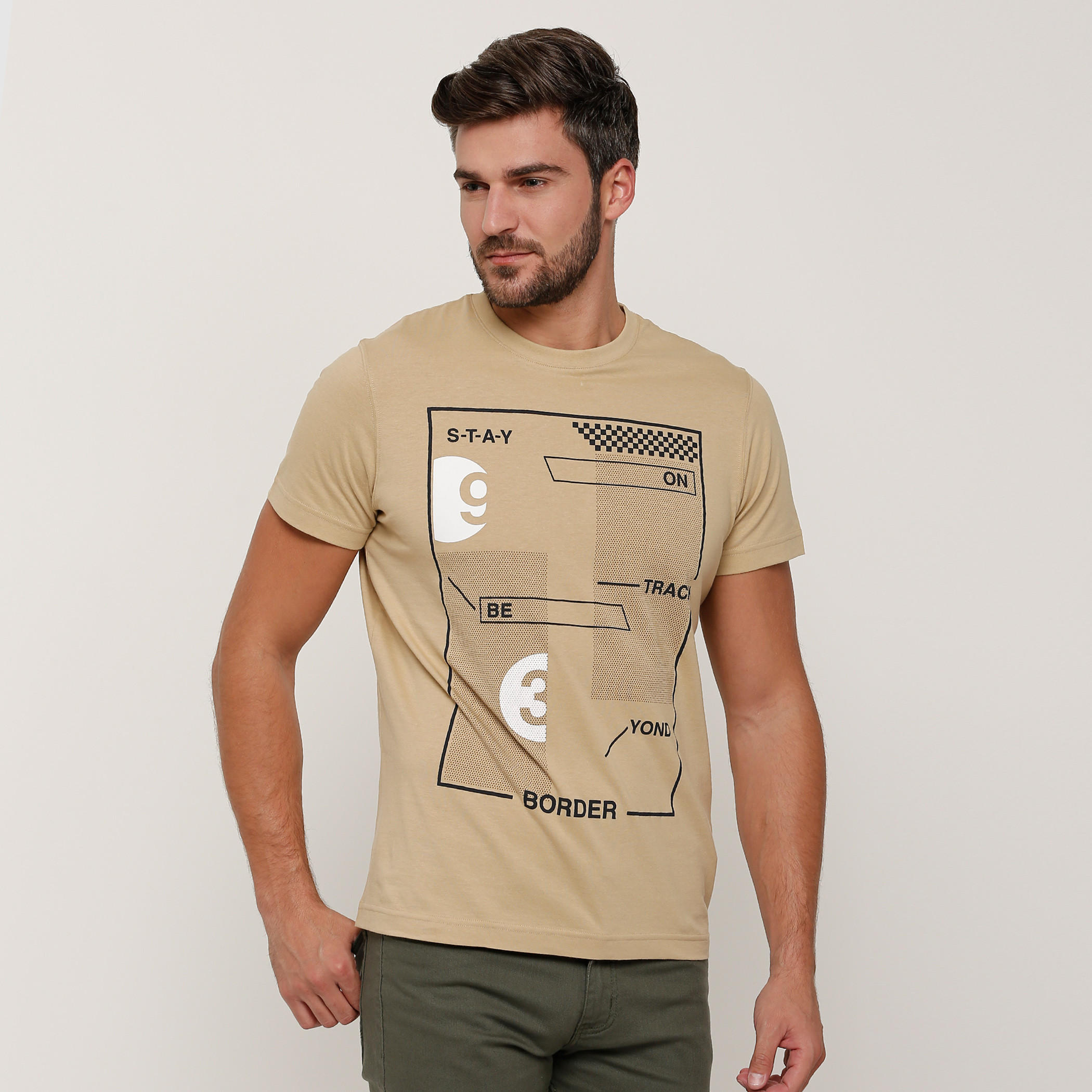 تيشيرت بطبعات وياقة مستديرة وأكمام قصيرة-men-clothing-tshirtsandpolos-tshirts-image-1