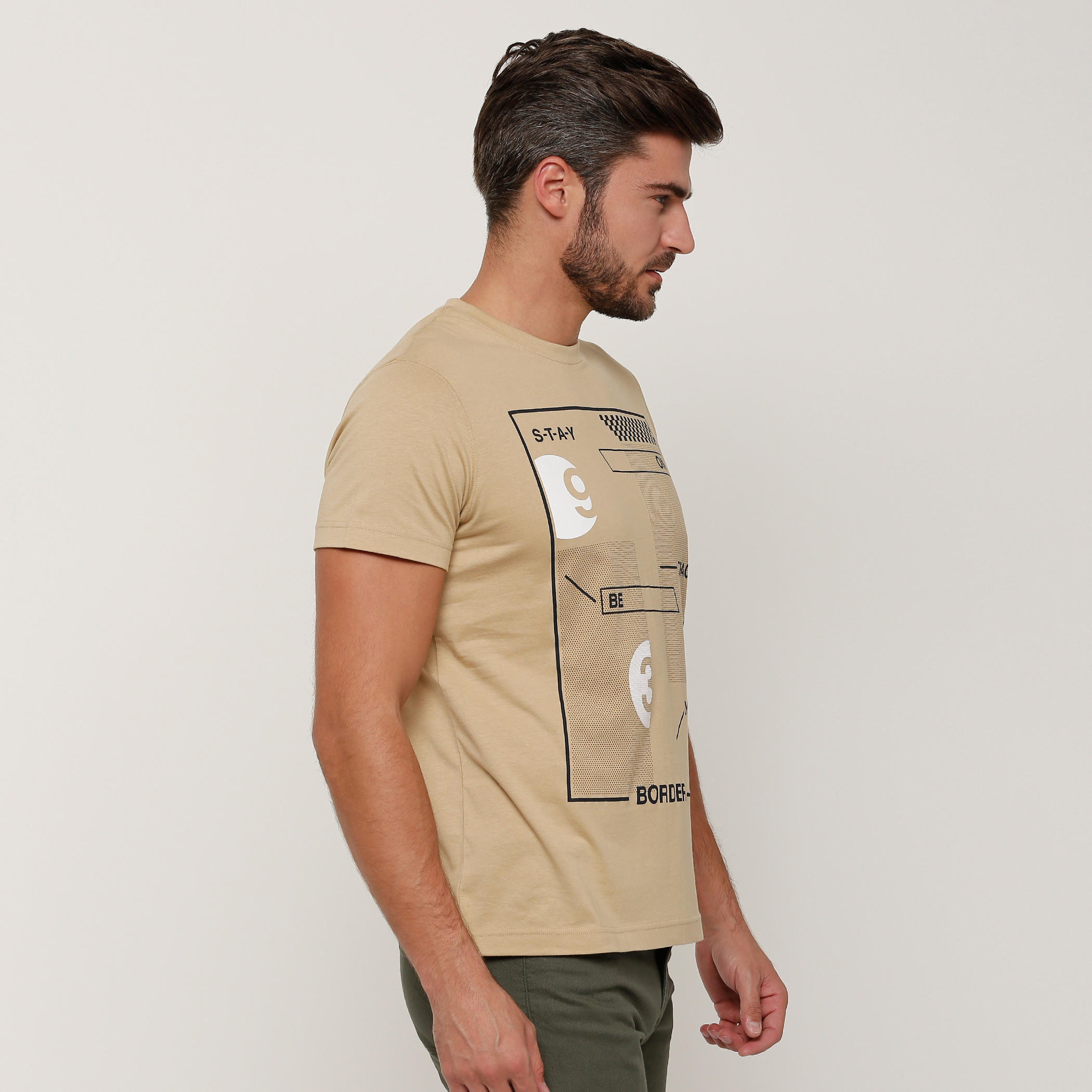 تيشيرت بطبعات وياقة مستديرة وأكمام قصيرة-men-clothing-tshirtsandpolos-tshirts-image-3