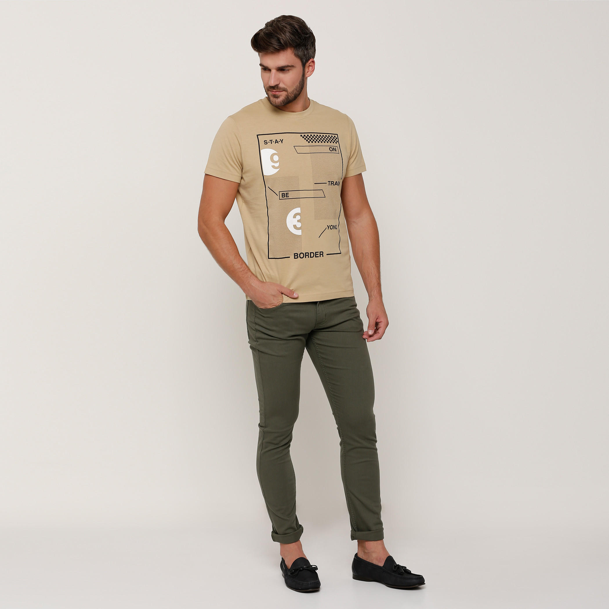 تيشيرت بطبعات وياقة مستديرة وأكمام قصيرة-men-clothing-tshirtsandpolos-tshirts-image-5